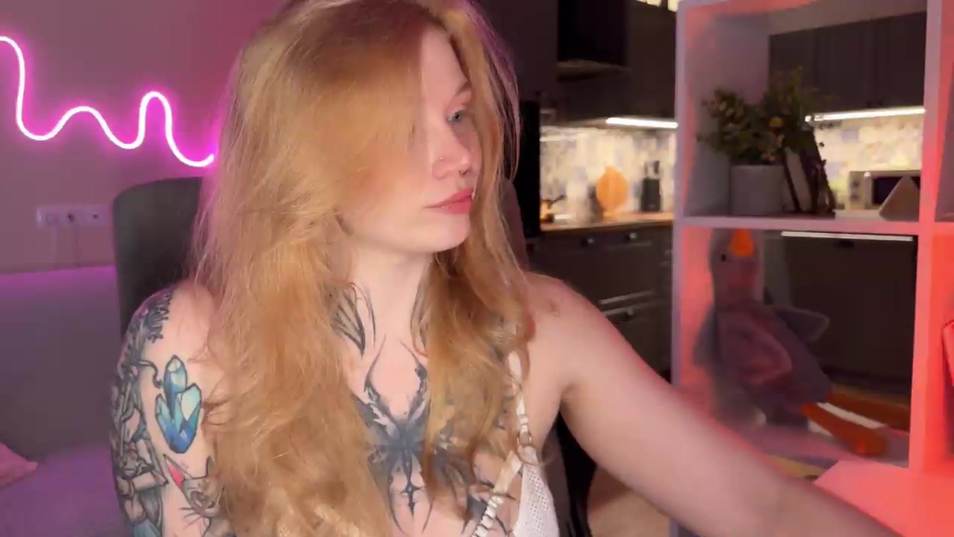 Gallery image thumbnail from euphoriadance's myfreecams stream on, 06/12/2026, 06:05 image 12 of 20