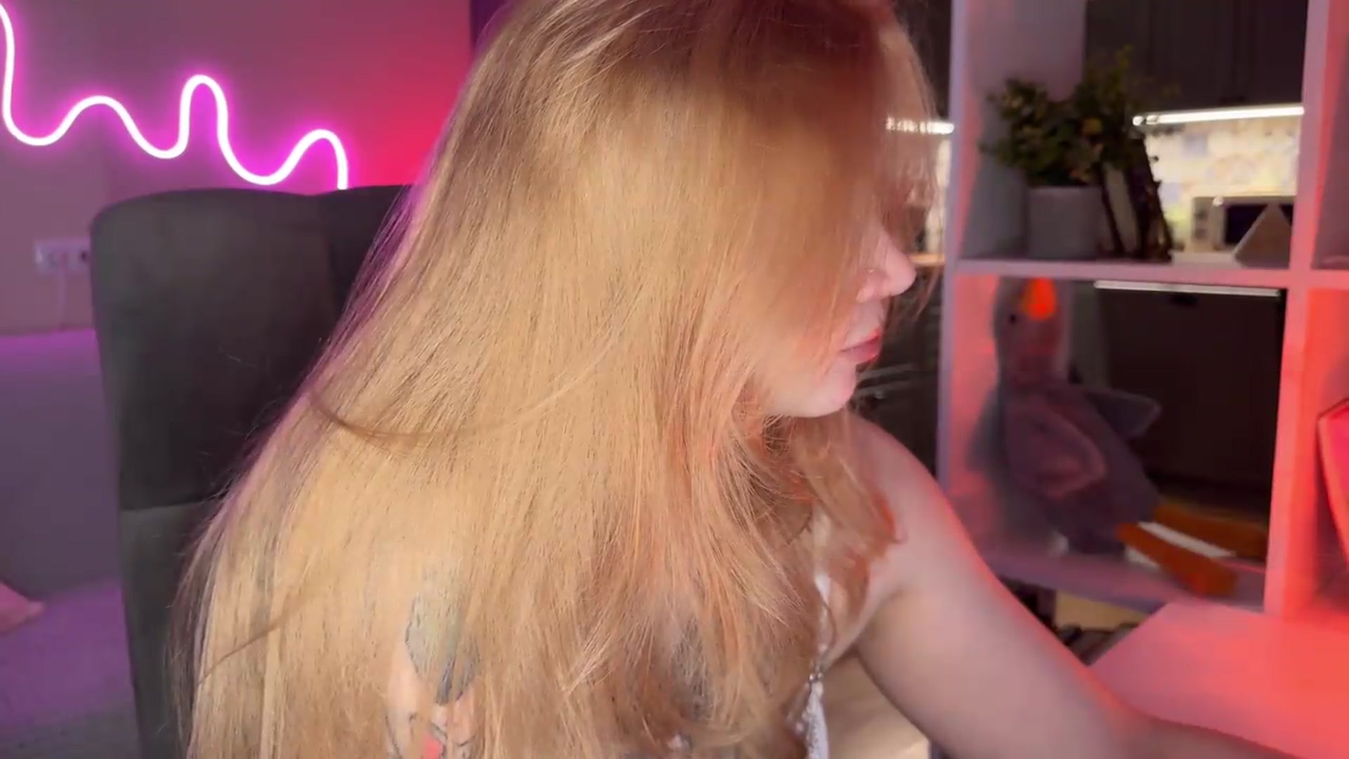 Gallery image thumbnail from euphoriadance's myfreecams stream on, 06/12/2026, 06:05 image 6 of 20