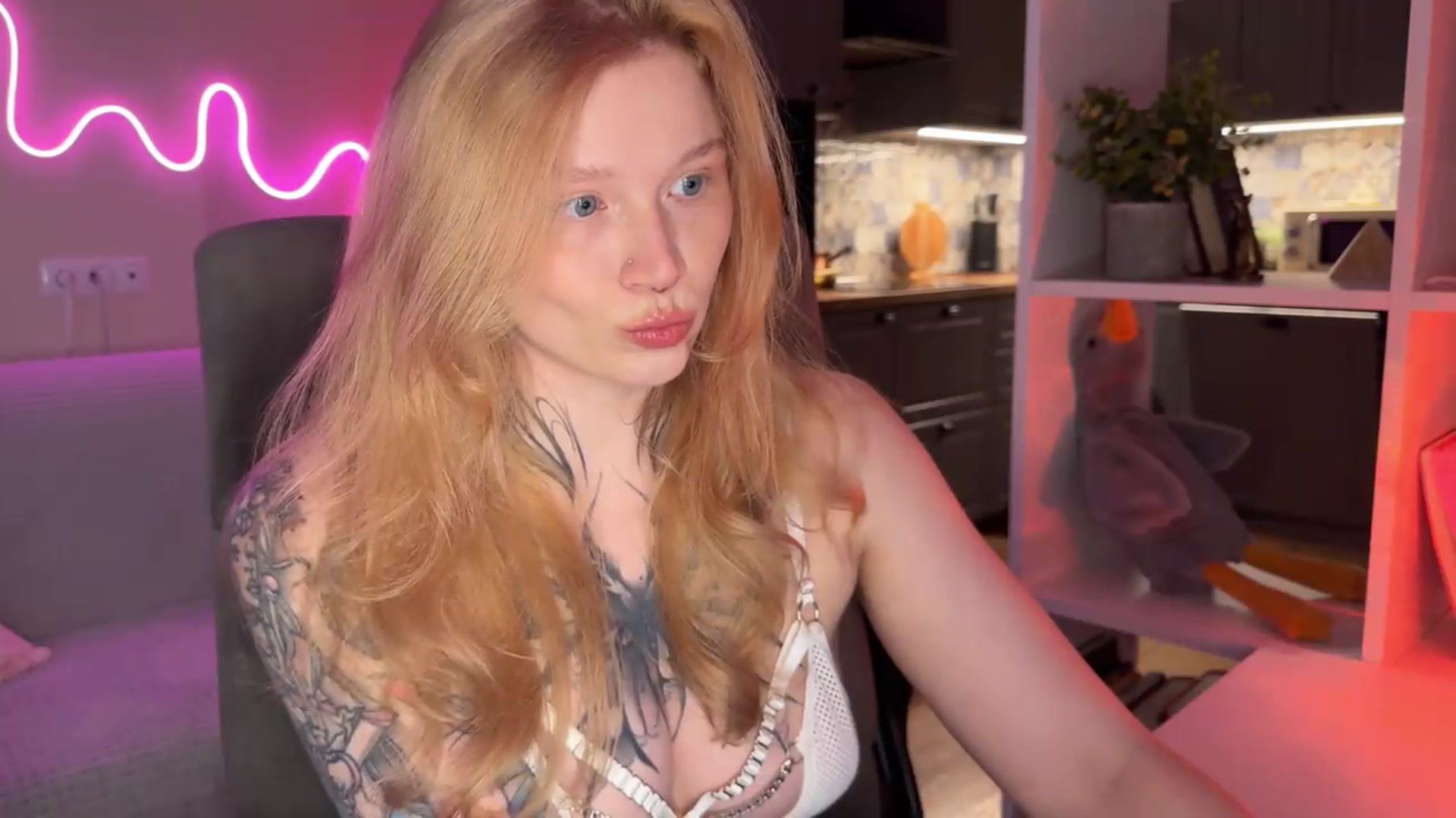 Gallery image thumbnail from euphoriadance's myfreecams stream on, 06/12/2026, 06:05 image 5 of 20