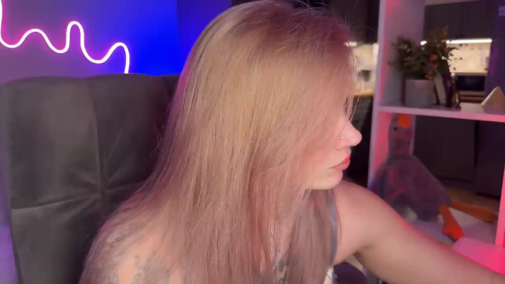 Gallery image thumbnail from euphoriadance's myfreecams stream on, 06/15/2026, 06:51 image 9 of 20