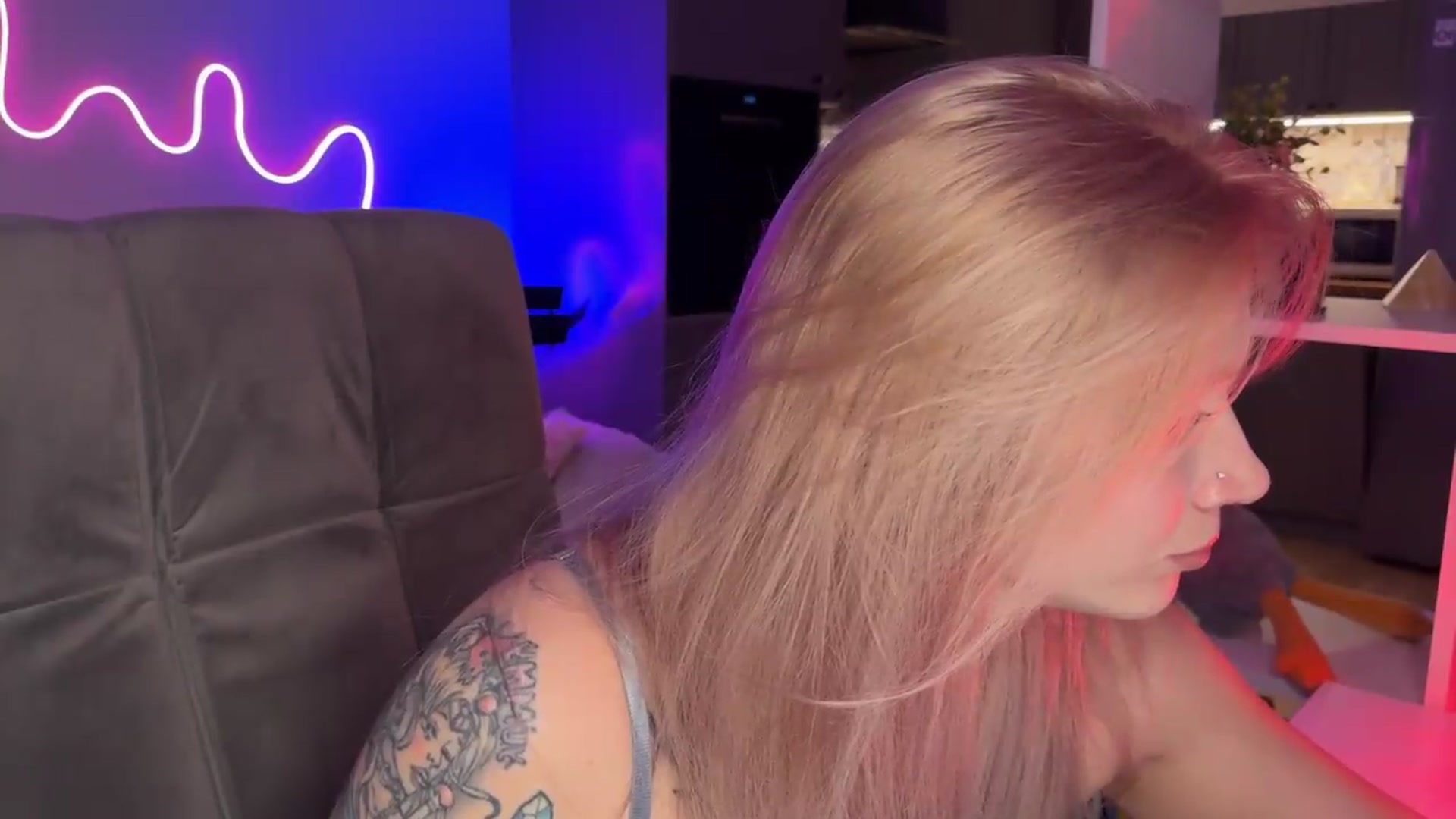 Gallery image thumbnail from euphoriadance's myfreecams stream on, 06/15/2026, 06:51 image 12 of 20