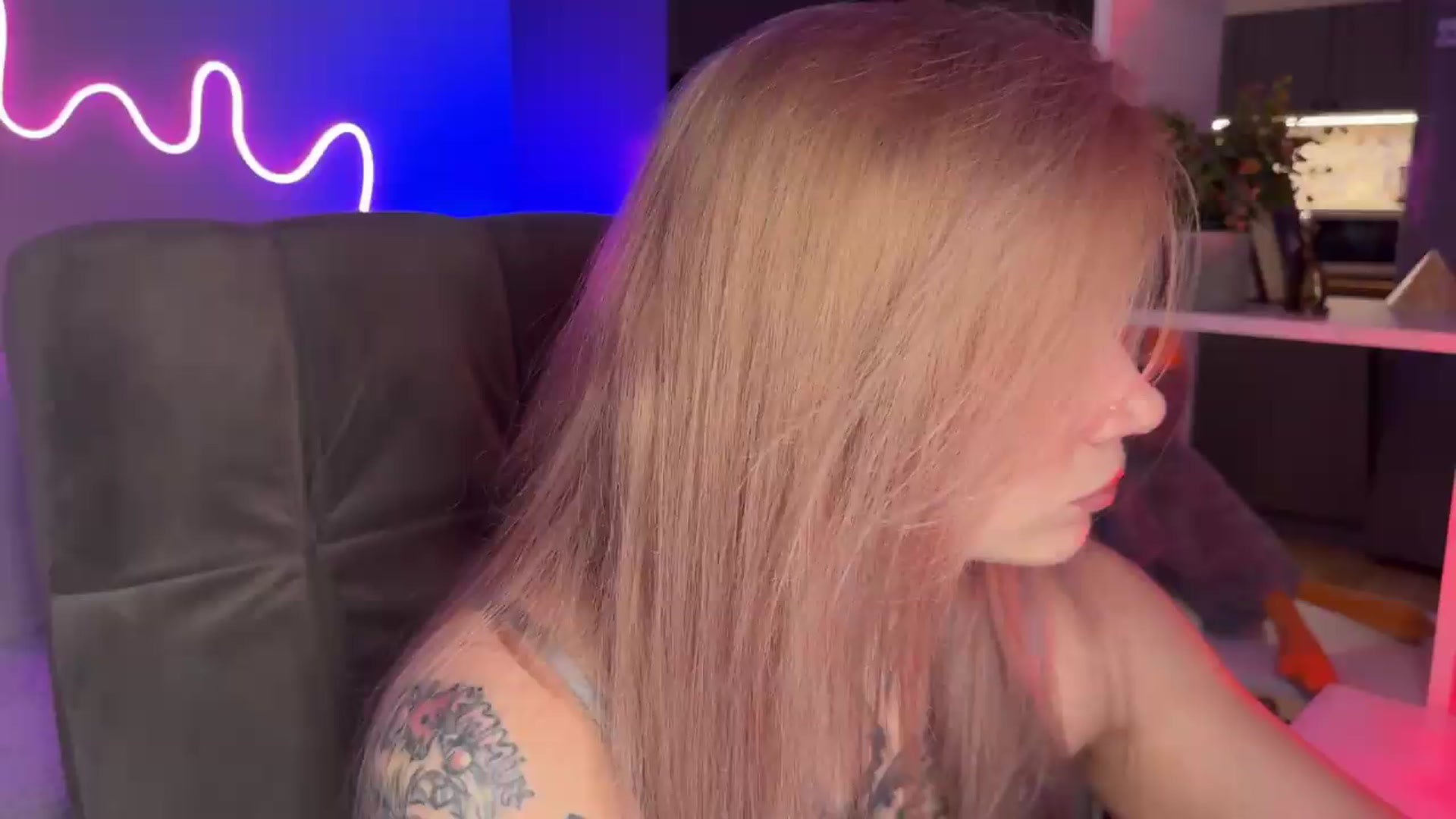 Gallery image thumbnail from euphoriadance's myfreecams stream on, 06/15/2026, 06:51 image 4 of 20