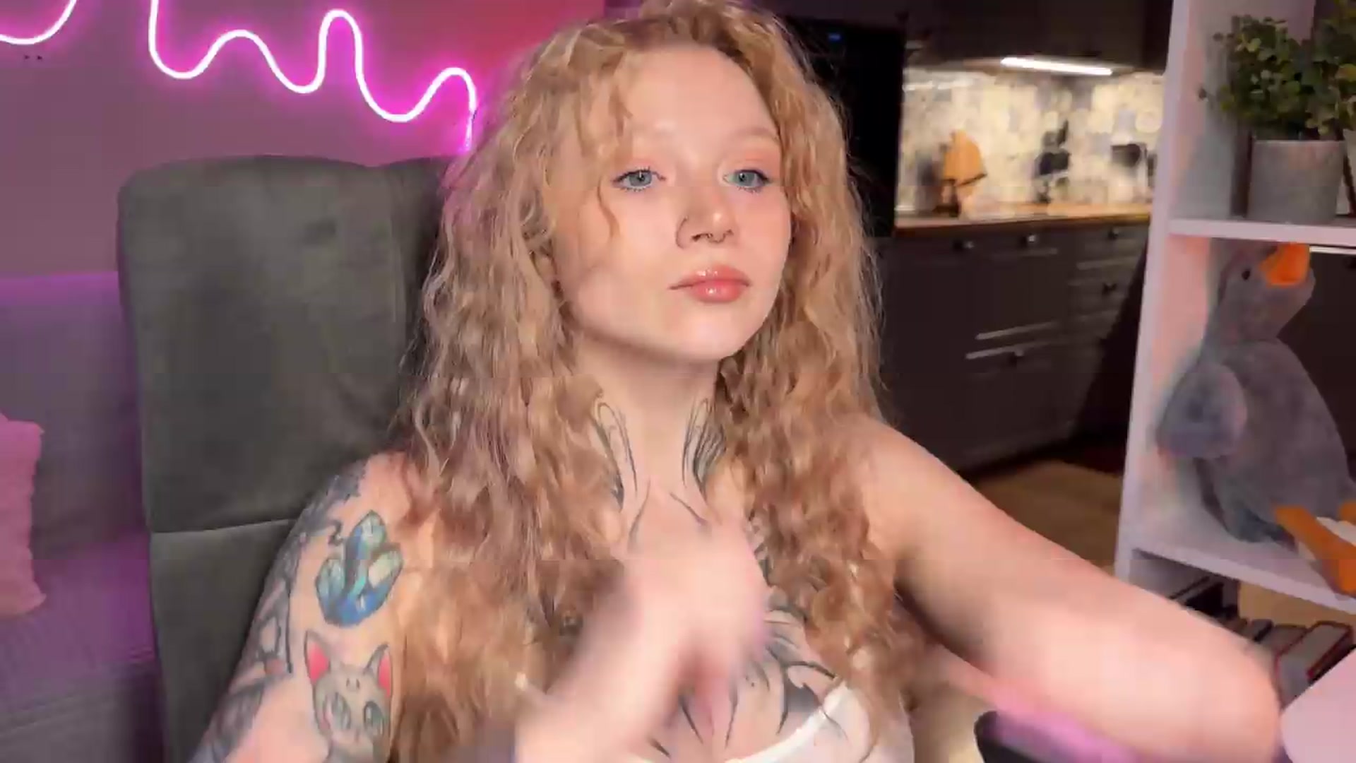 Gallery image thumbnail from euphoriadance's myfreecams stream on, 06/20/2026, 06:00 image 5 of 20