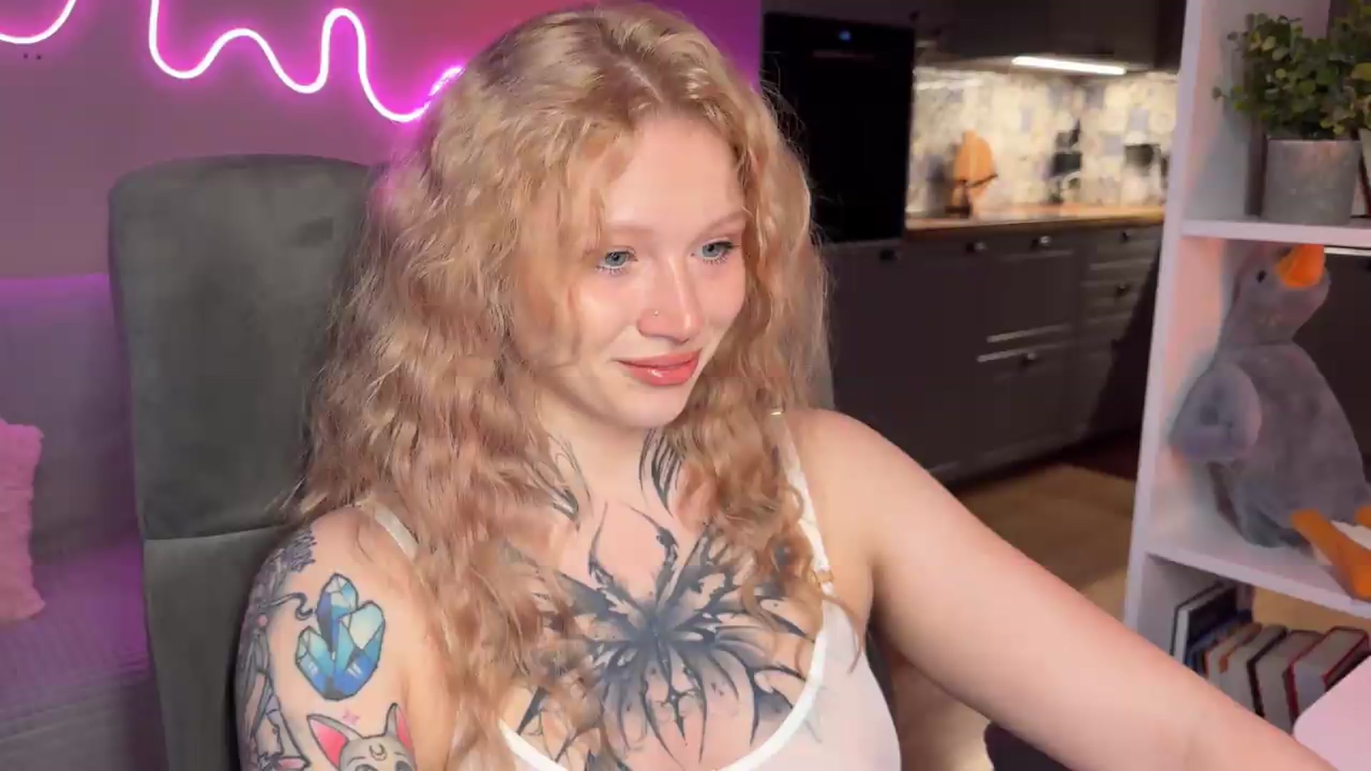 Gallery image thumbnail from euphoriadance's myfreecams stream on, 06/20/2026, 06:00 image 10 of 20