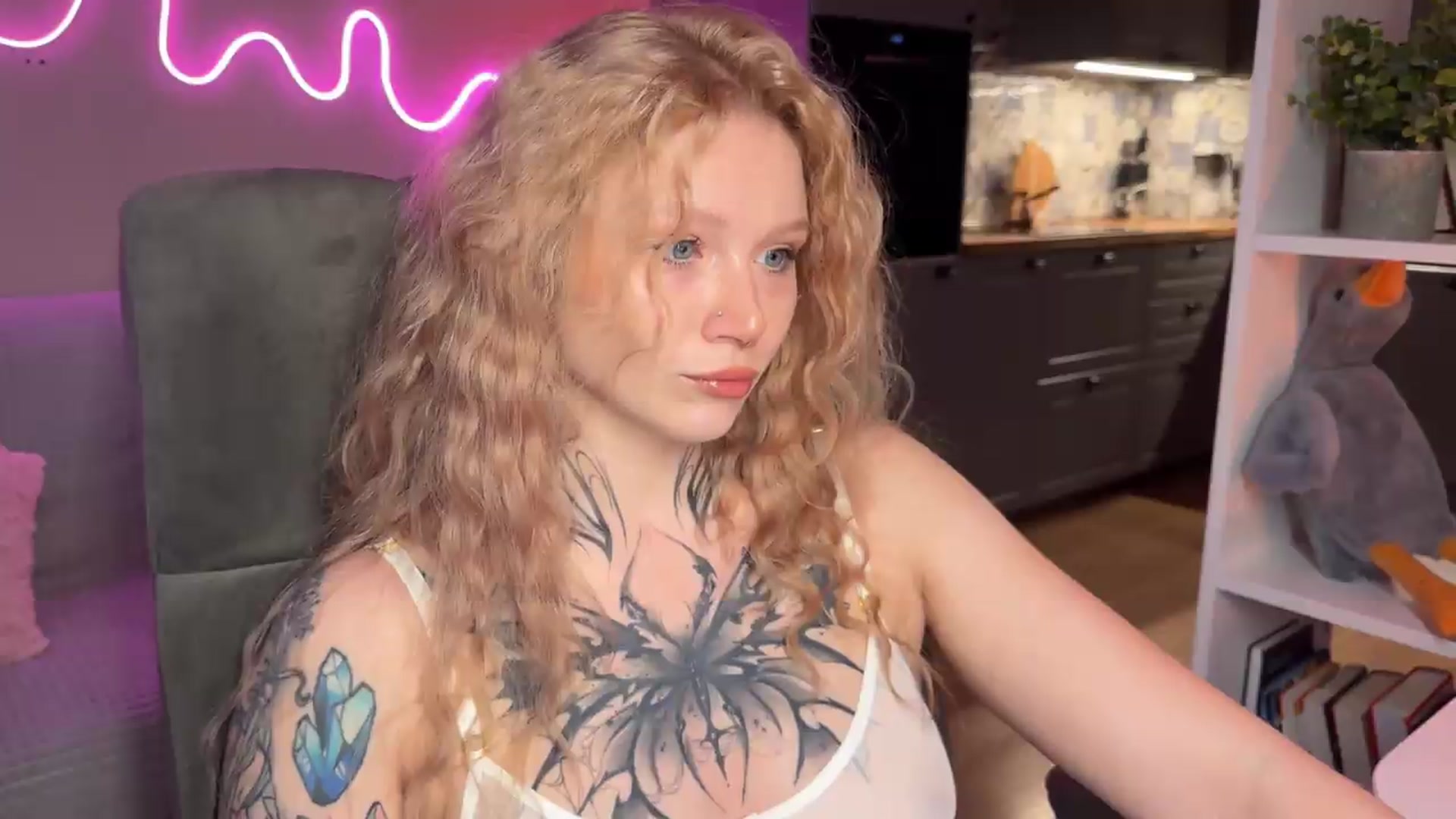Gallery image thumbnail from euphoriadance's myfreecams stream on, 06/20/2026, 06:00 image 7 of 20