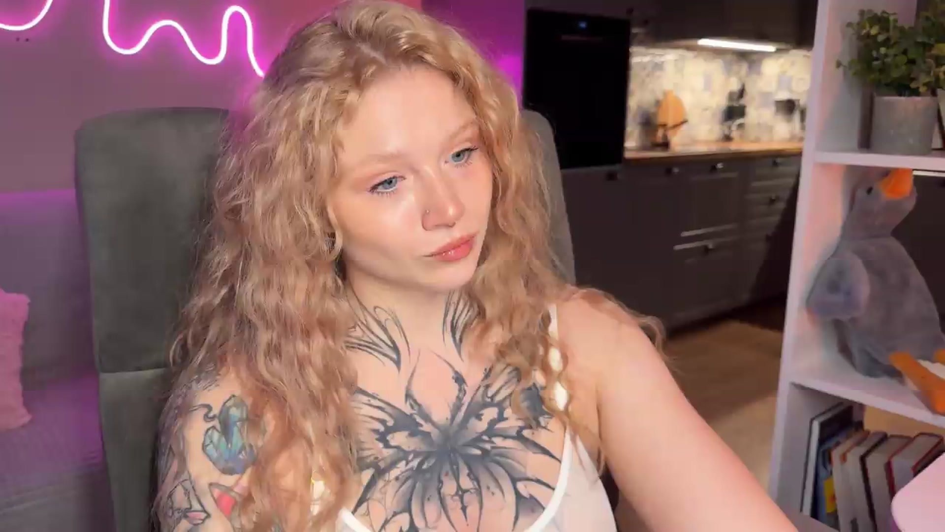 Gallery image thumbnail from euphoriadance's myfreecams stream on, 06/20/2026, 06:00 image 6 of 20