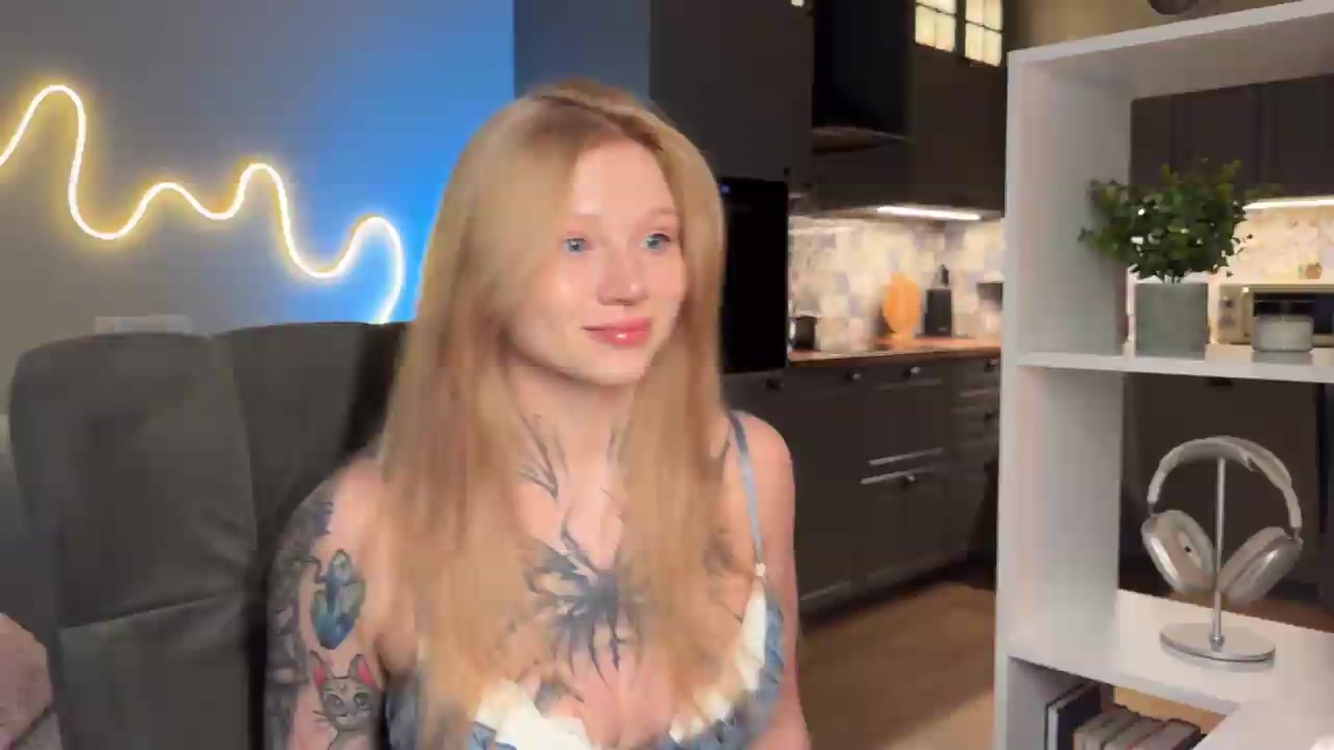 Gallery image thumbnail from euphoriadance's myfreecams stream on, 06/22/2026, 06:08 image 6 of 20