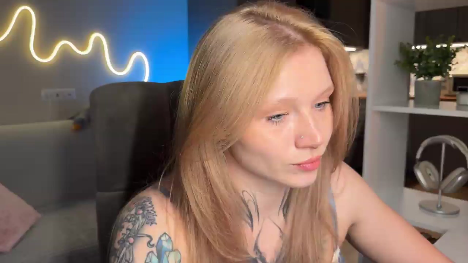 Gallery image thumbnail from euphoriadance's myfreecams stream on, 06/22/2026, 06:08 image 9 of 20