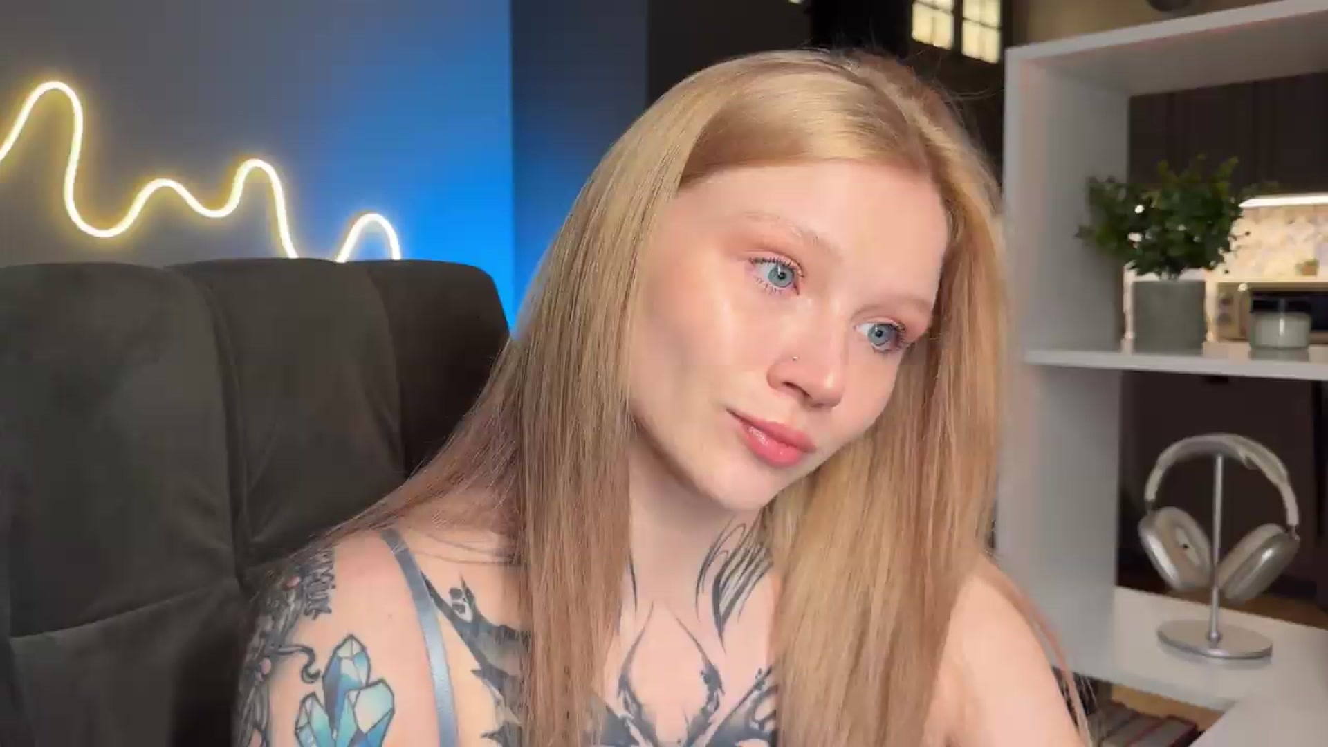 Gallery image thumbnail from euphoriadance's myfreecams stream on, 06/22/2026, 06:08 image 2 of 20