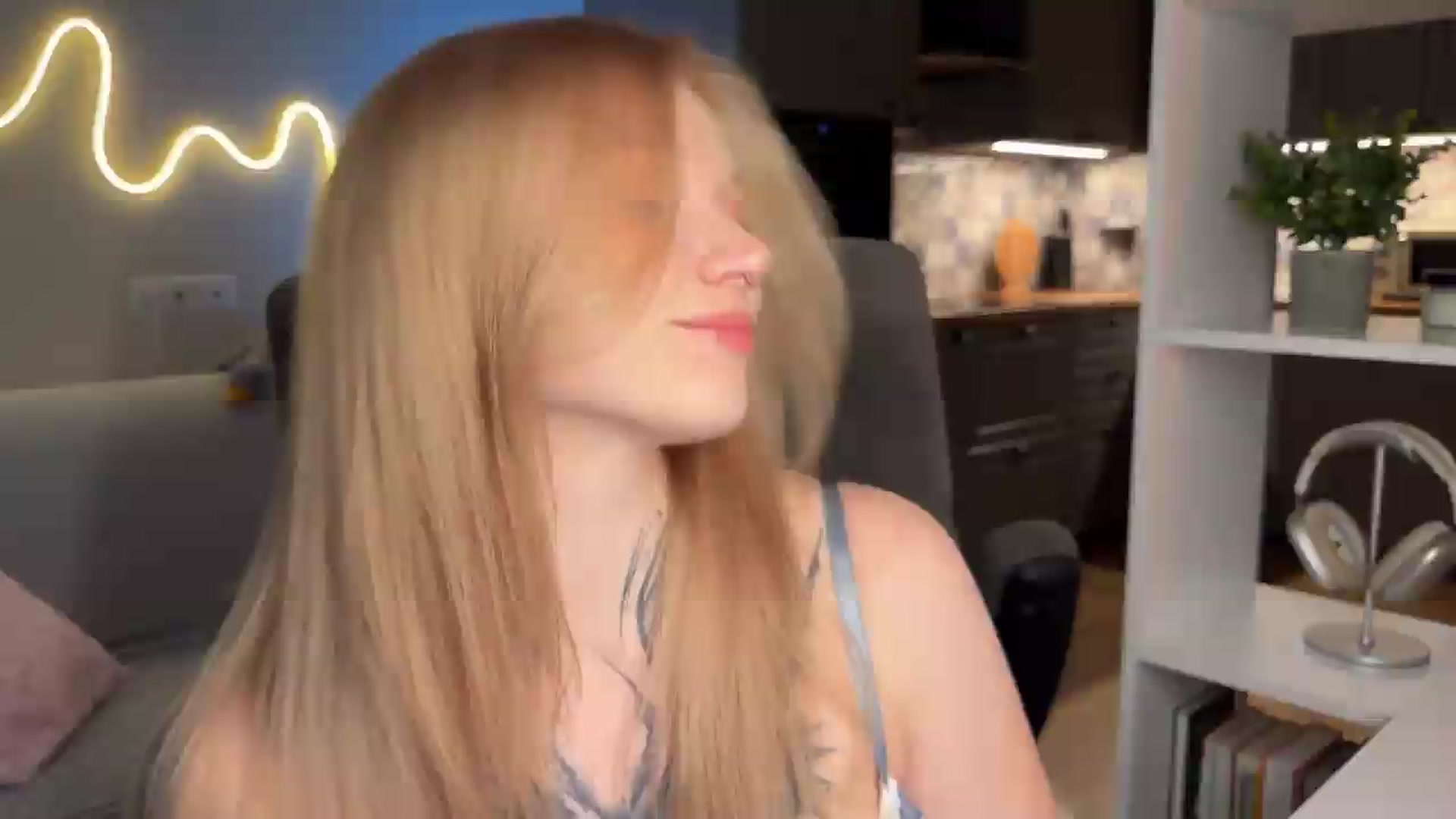 Gallery image thumbnail from euphoriadance's myfreecams stream on, 06/22/2026, 06:08 image 10 of 20