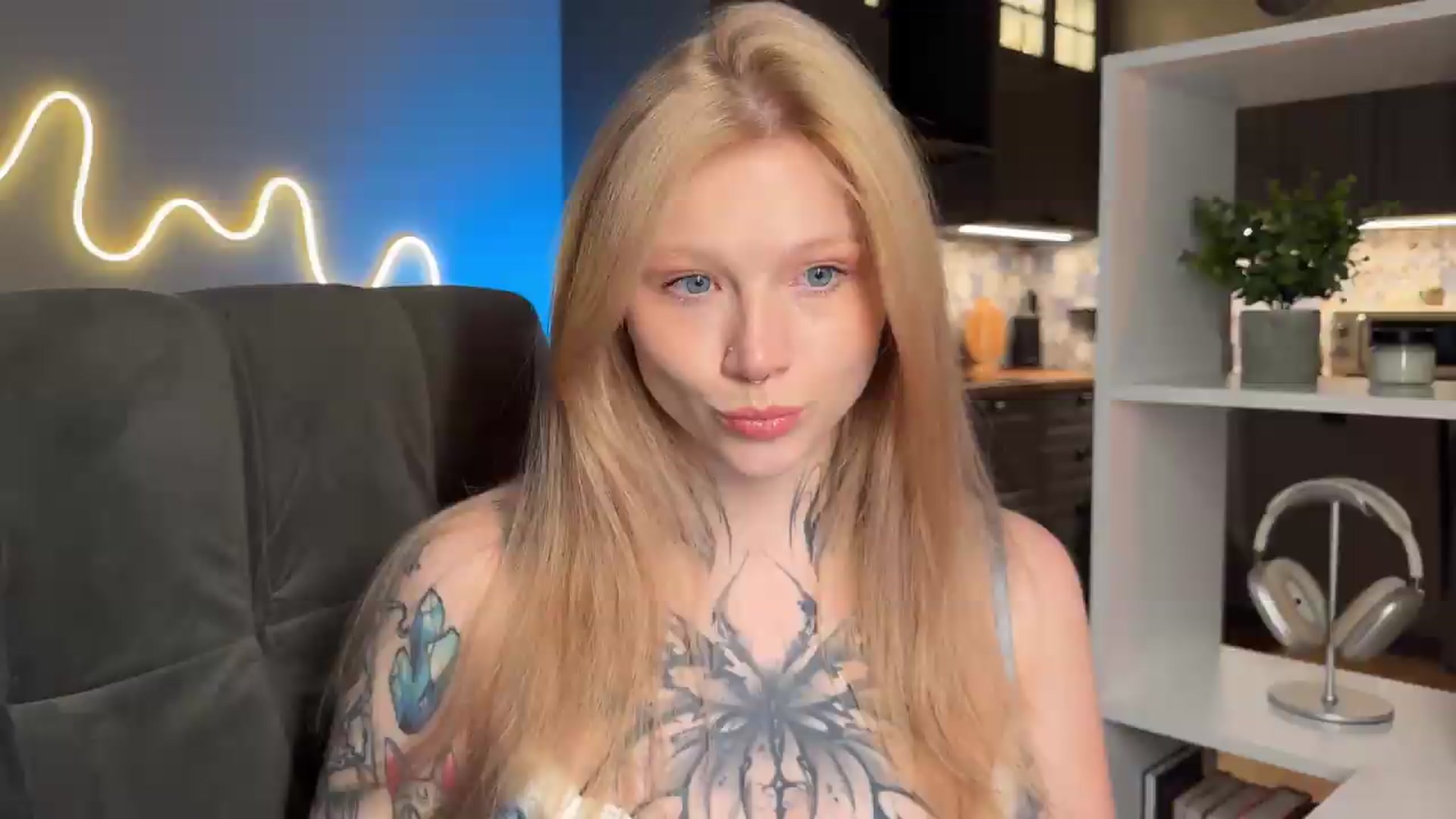 Gallery image thumbnail from euphoriadance's myfreecams stream on, 06/22/2026, 06:08 image 4 of 20