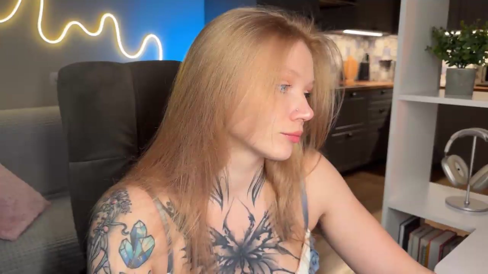 Gallery image thumbnail from euphoriadance's myfreecams stream on, 06/22/2026, 06:59 image 12 of 20