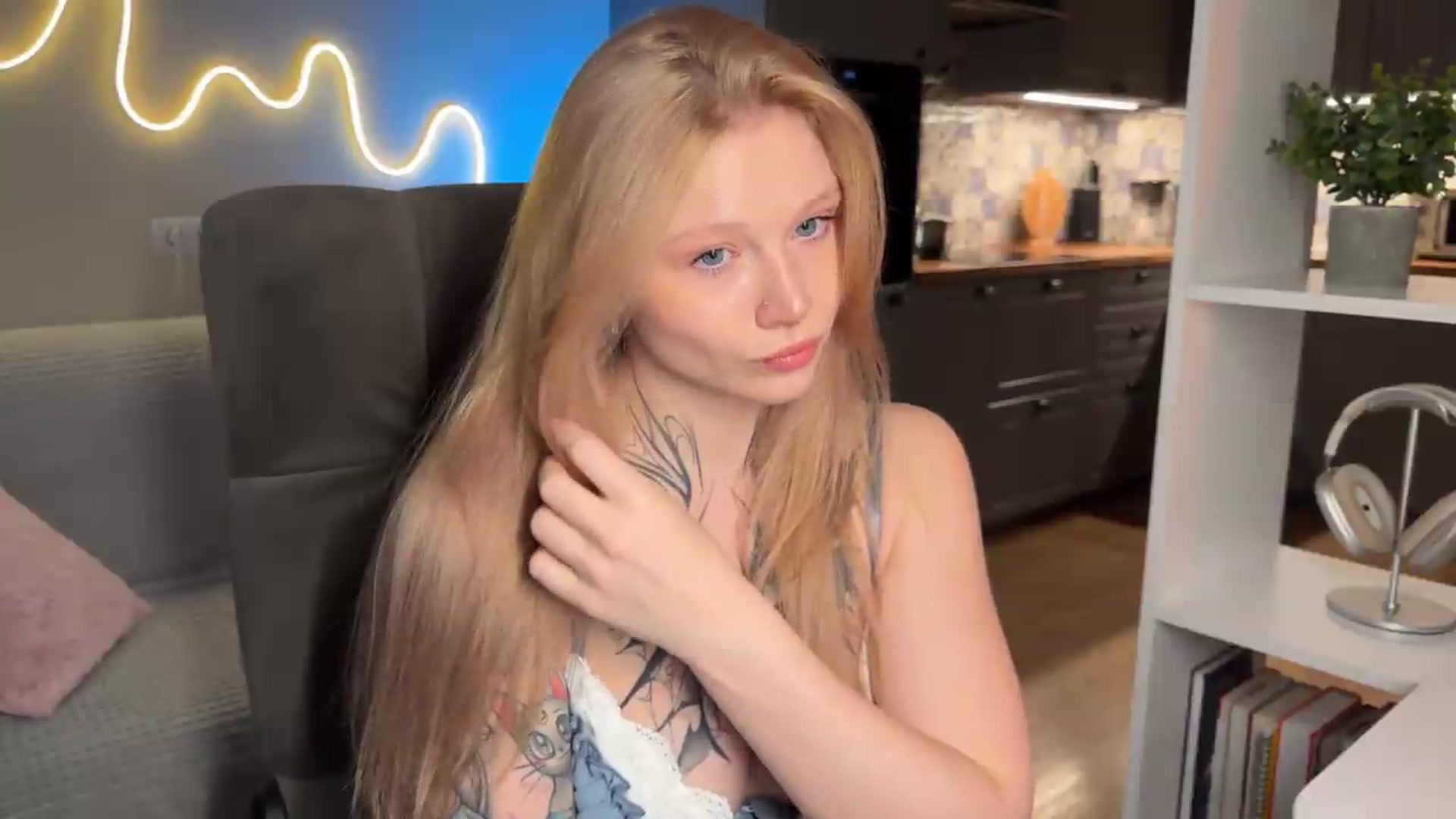 Gallery image thumbnail from euphoriadance's myfreecams stream on, 06/22/2026, 06:59 image 15 of 20