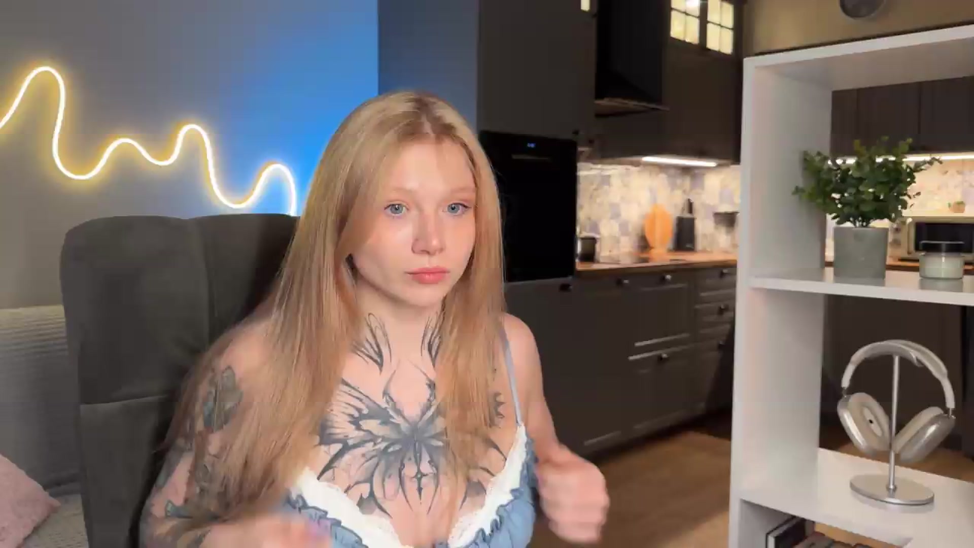 Gallery image thumbnail from euphoriadance's myfreecams stream on, 06/22/2026, 06:59 image 1 of 20