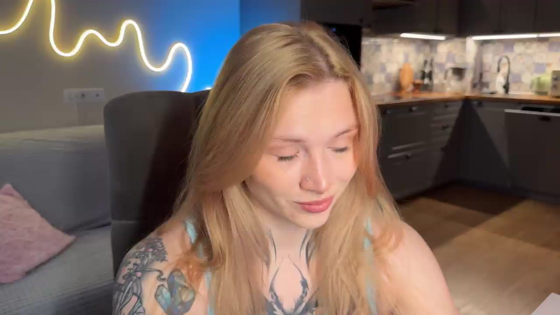 Gallery image thumbnail from euphoriadance's myfreecams stream on, 06/26/2026, 06:22 image 1 of 20