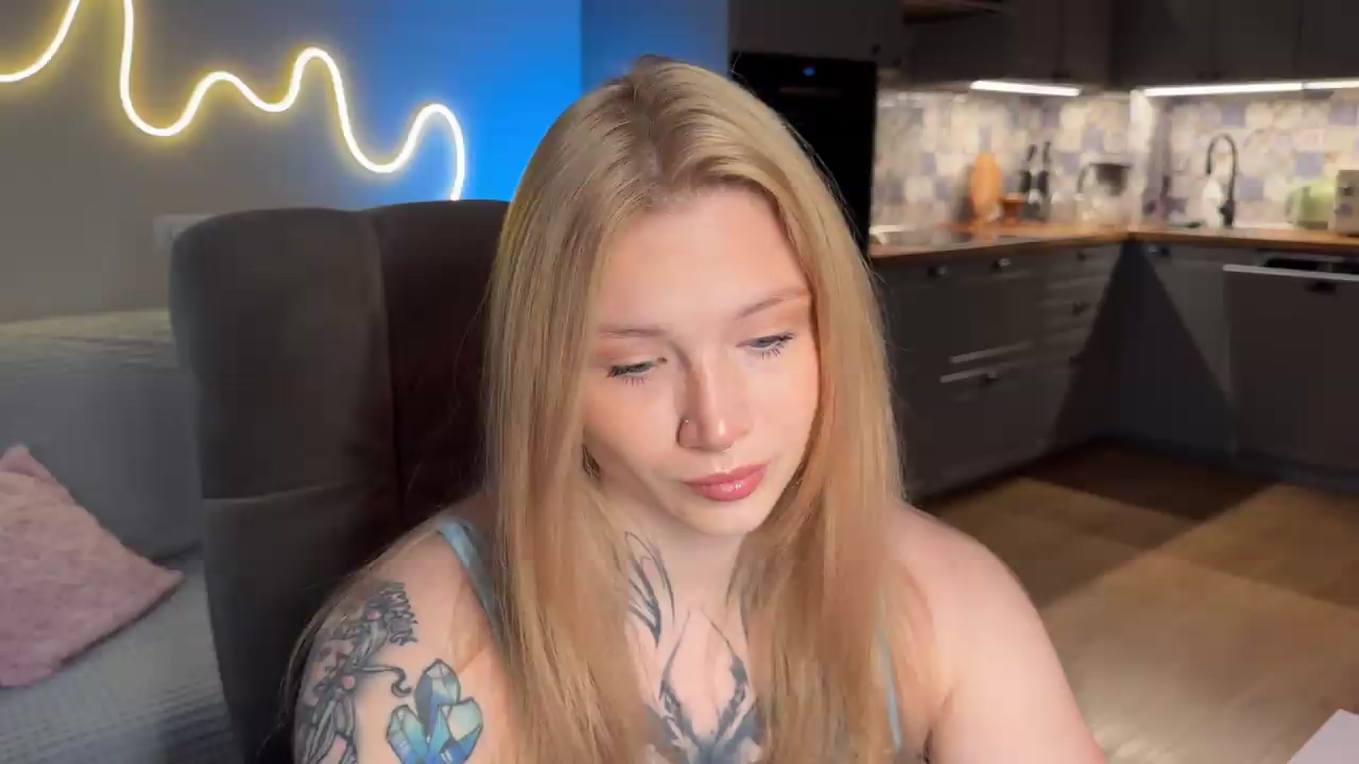 Gallery image thumbnail from euphoriadance's myfreecams stream on, 06/26/2026, 06:22 image 10 of 20