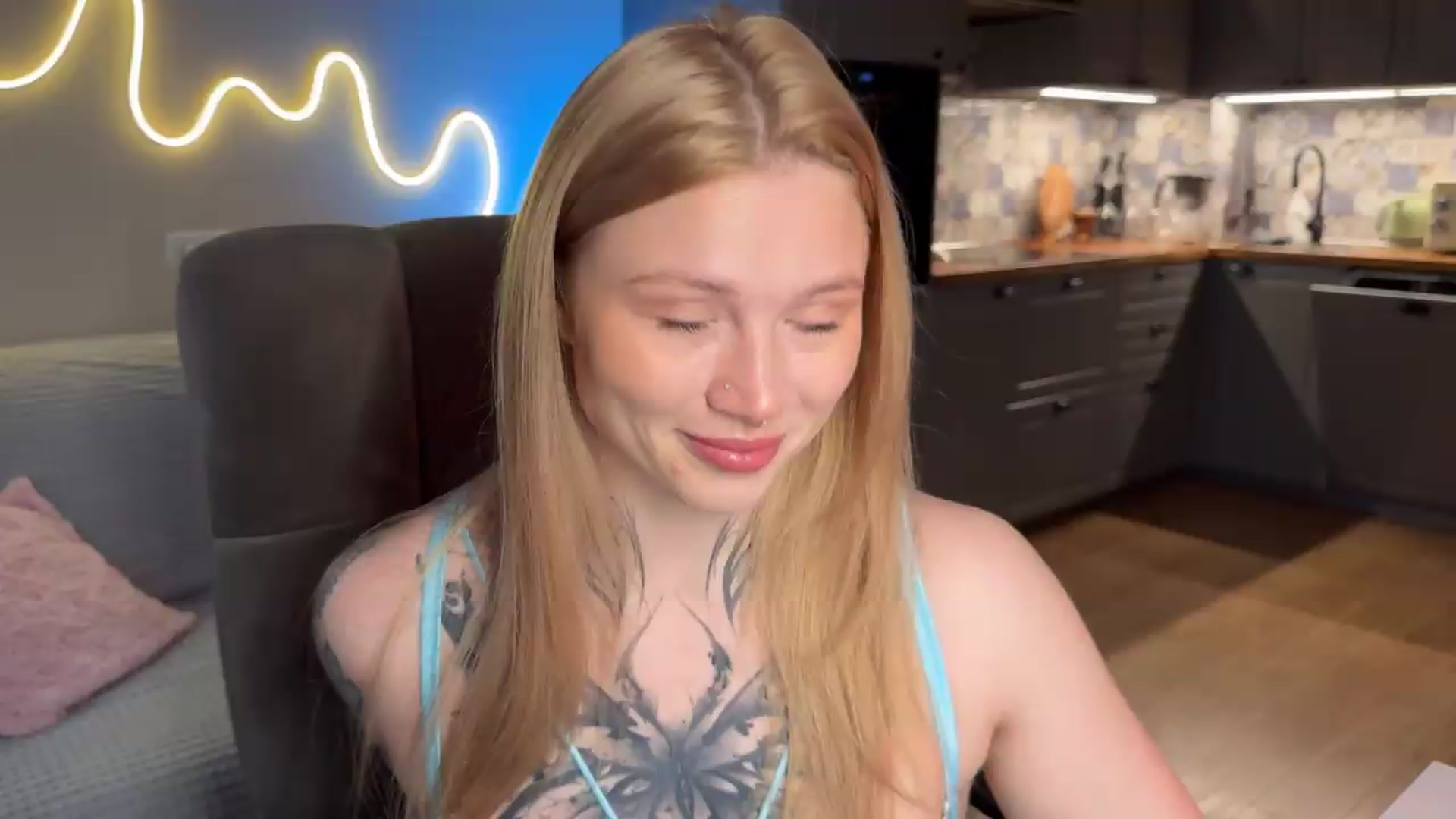 Gallery image thumbnail from euphoriadance's myfreecams stream on, 06/26/2026, 06:22 image 15 of 20