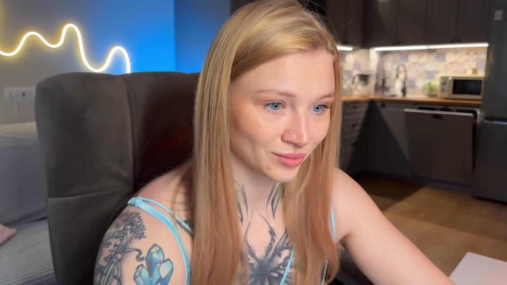 Gallery image thumbnail from euphoriadance's myfreecams stream on, 06/26/2026, 07:15 image 19 of 20