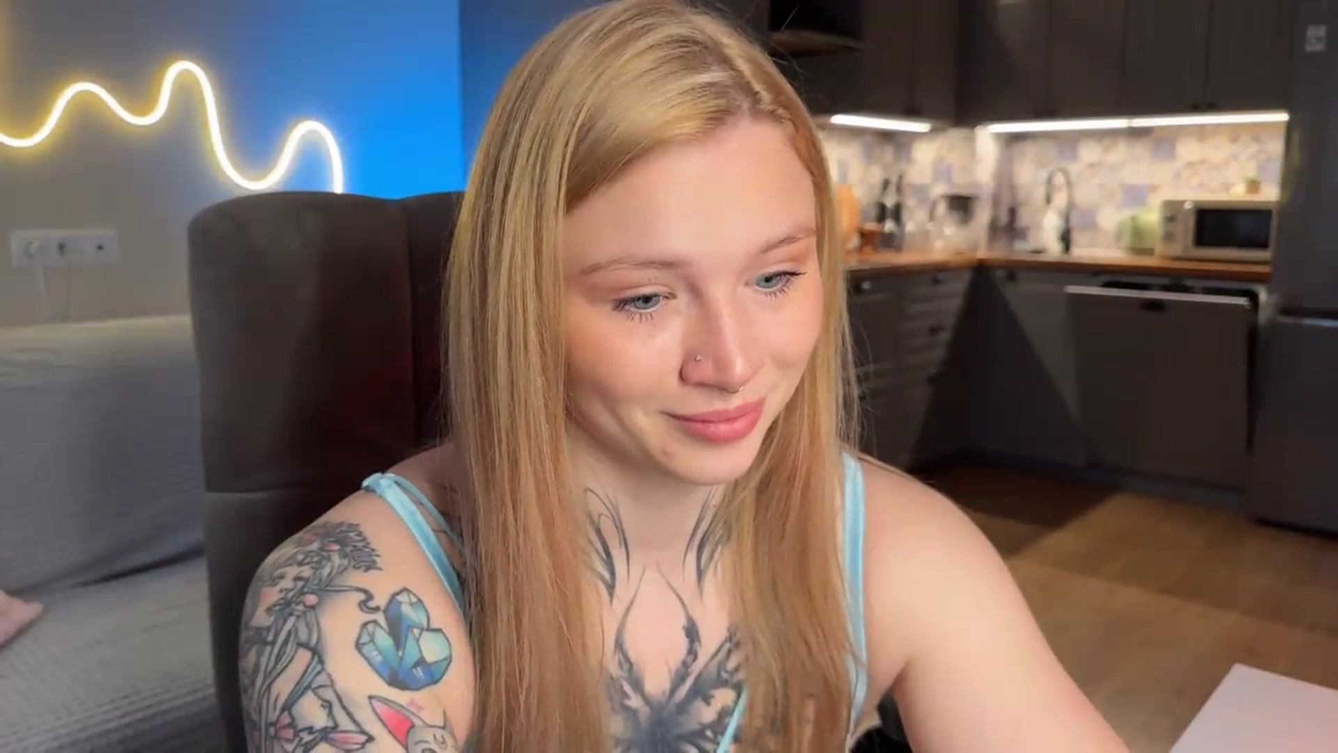 Gallery image thumbnail from euphoriadance's myfreecams stream on, 06/26/2026, 07:15 image 6 of 20