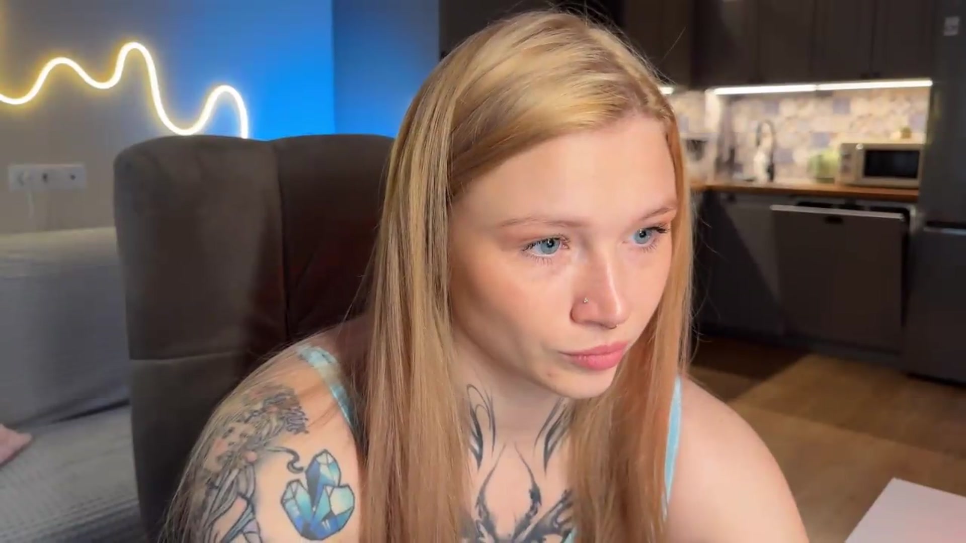 Gallery image thumbnail from euphoriadance's myfreecams stream on, 06/26/2026, 07:15 image 9 of 20