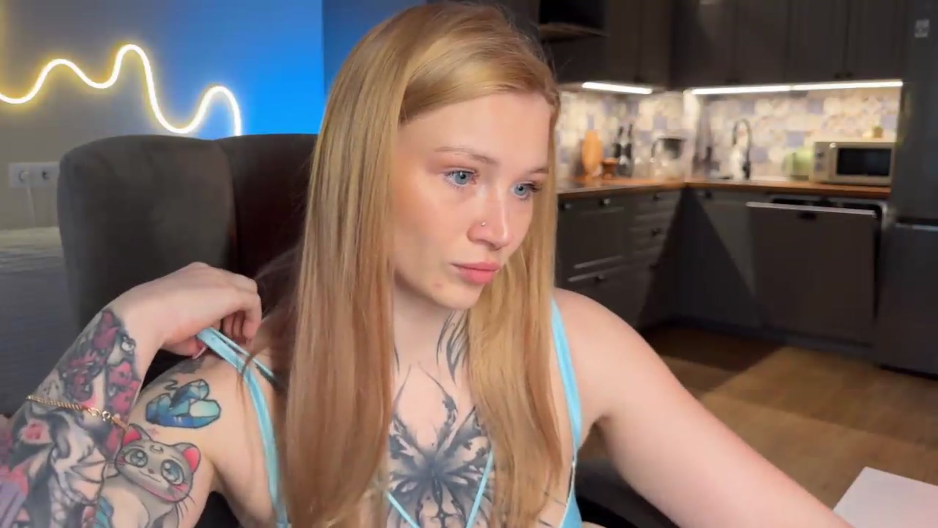 Gallery image thumbnail from euphoriadance's myfreecams stream on, 06/26/2026, 07:15 image 17 of 20