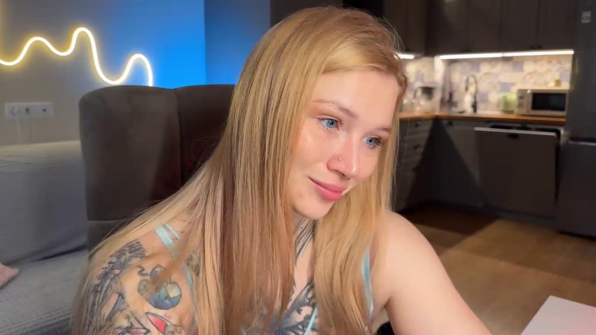 Gallery image thumbnail from euphoriadance's myfreecams stream on, 06/26/2026, 07:15 image 7 of 20