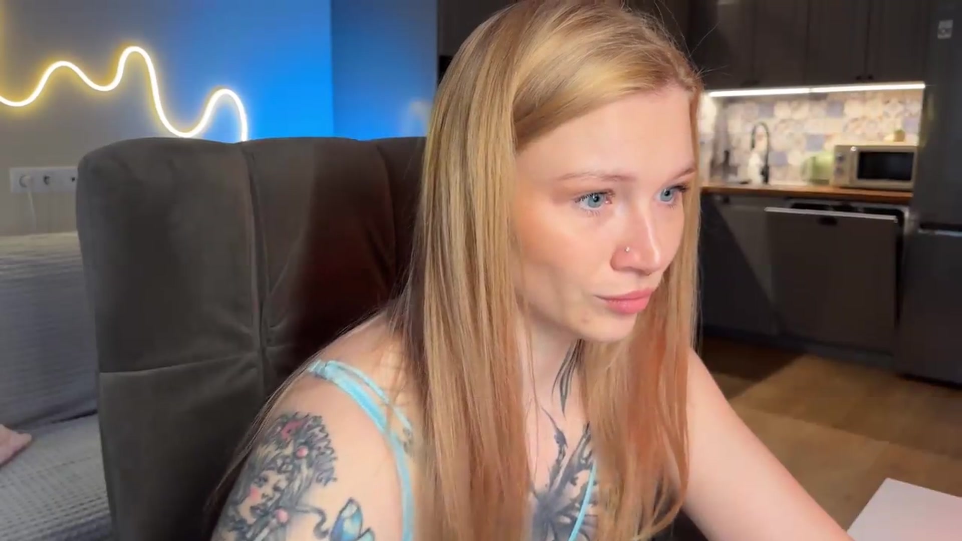 Gallery image thumbnail from euphoriadance's myfreecams stream on, 06/26/2026, 07:15 image 14 of 20