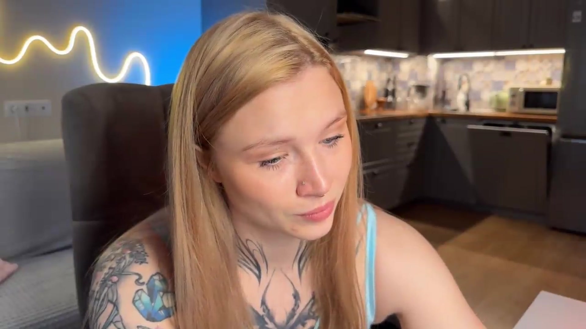 Gallery image thumbnail from euphoriadance's myfreecams stream on, 06/26/2026, 07:15 image 11 of 20