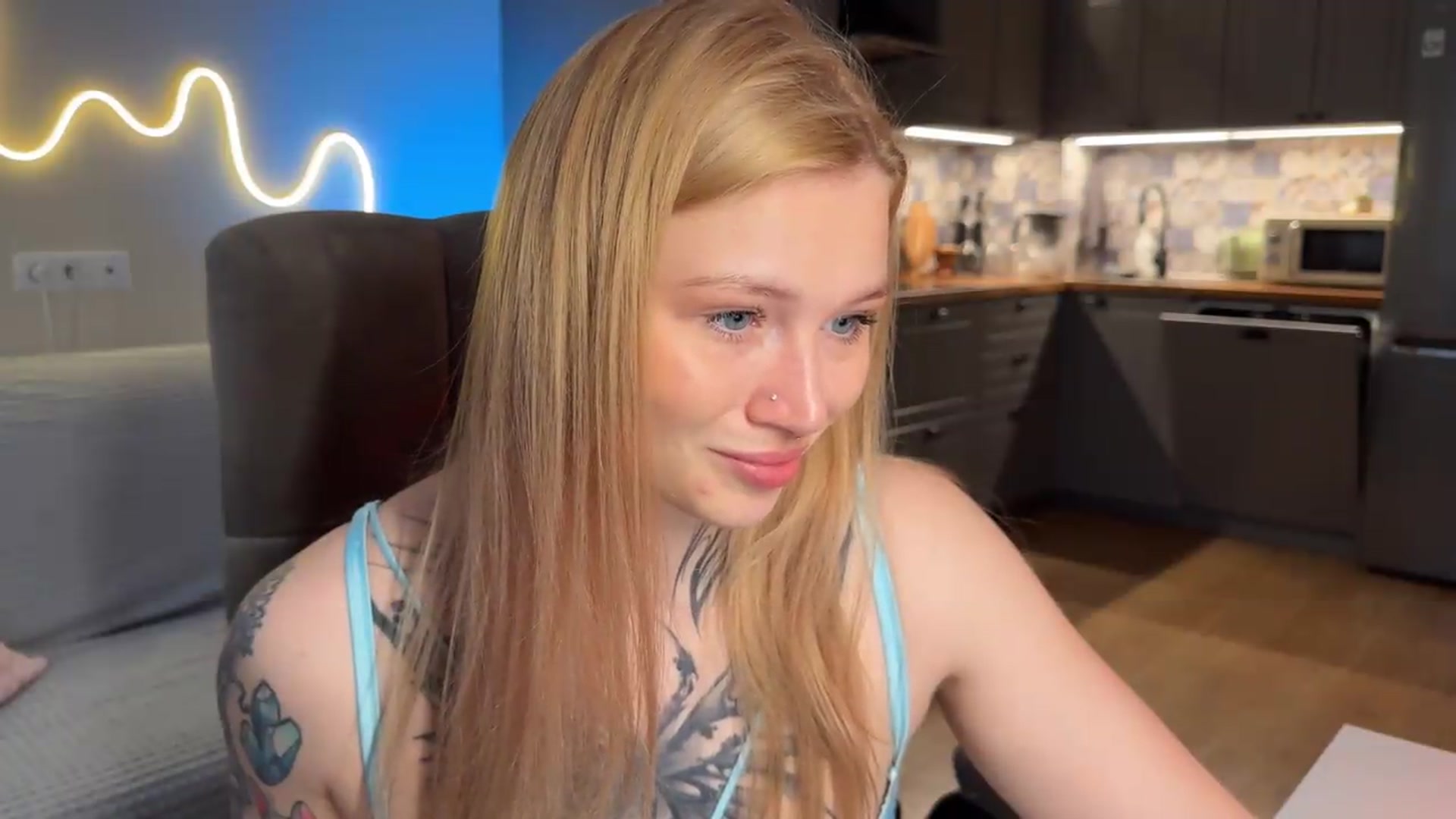 Gallery image thumbnail from euphoriadance's myfreecams stream on, 06/26/2026, 07:15 image 4 of 20