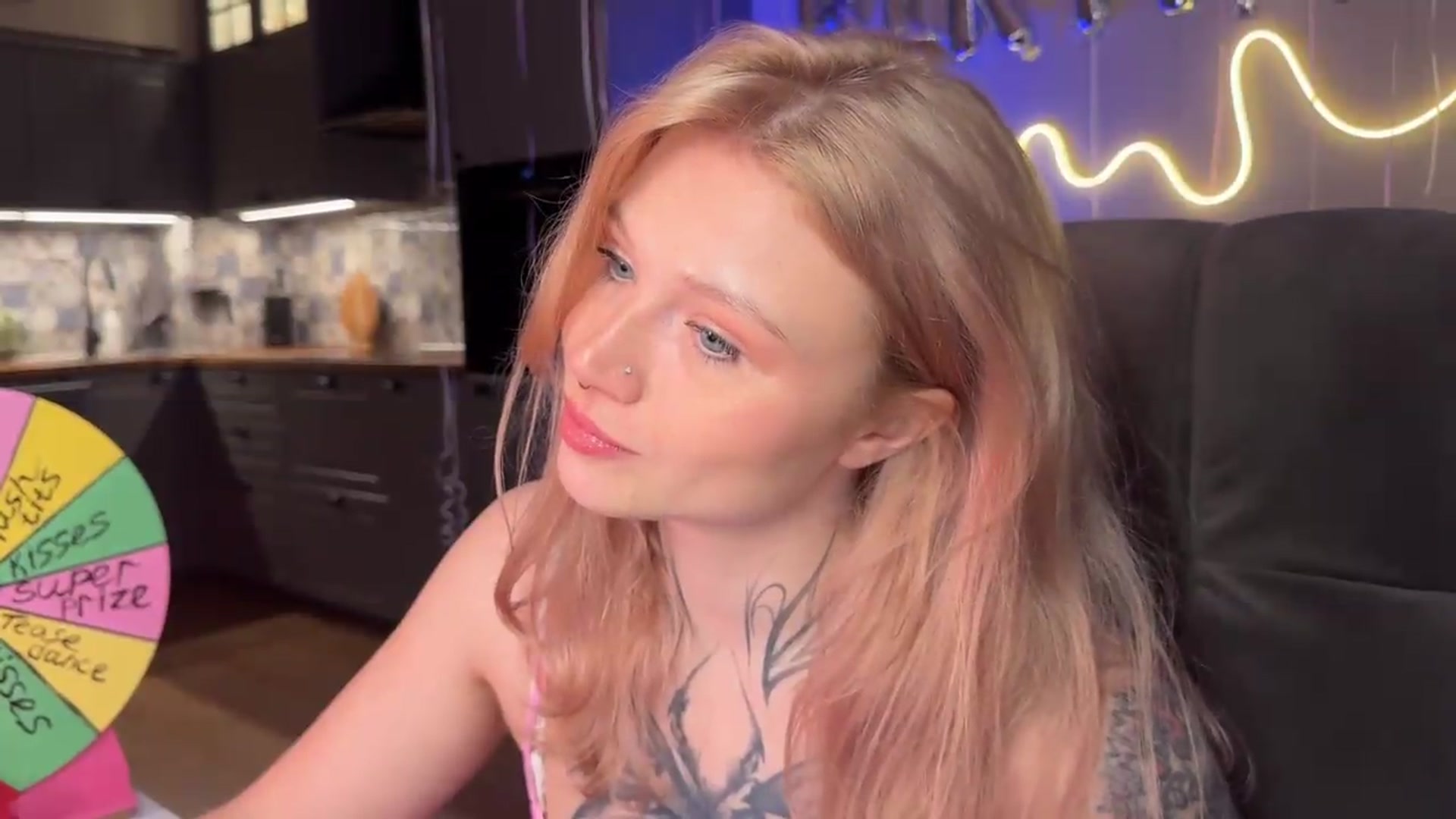 Gallery image thumbnail from euphoriadance's myfreecams stream on, 06/27/2026, 06:23 image 13 of 20