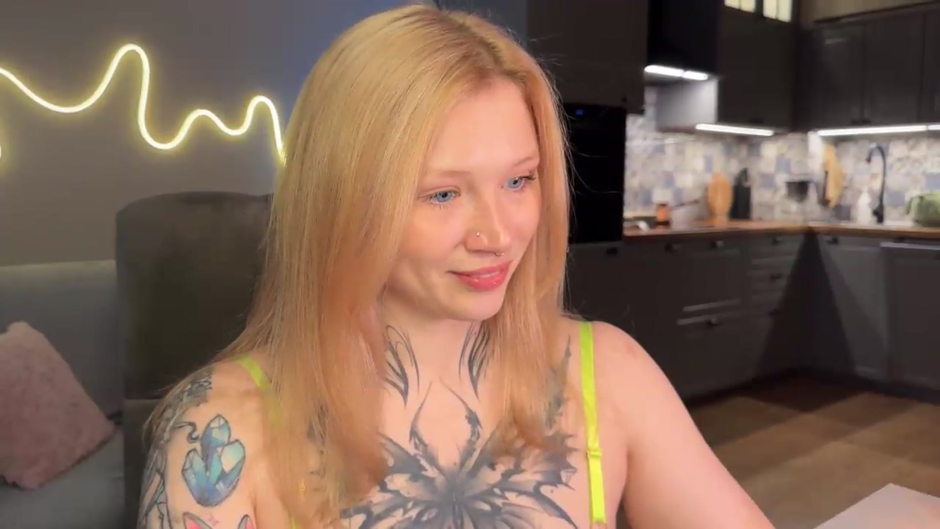Gallery image thumbnail from euphoriadance's myfreecams stream on, 07/10/2026, 07:17 image 4 of 20