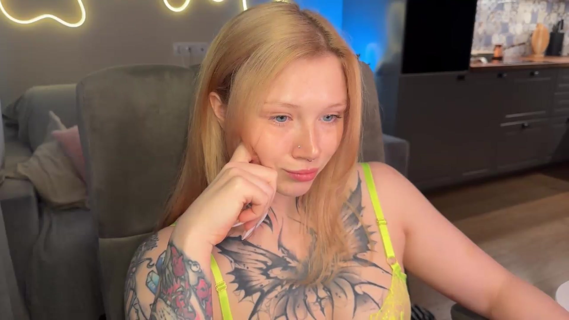 Gallery image thumbnail from euphoriadance's myfreecams stream on, 07/10/2026, 07:17 image 19 of 20