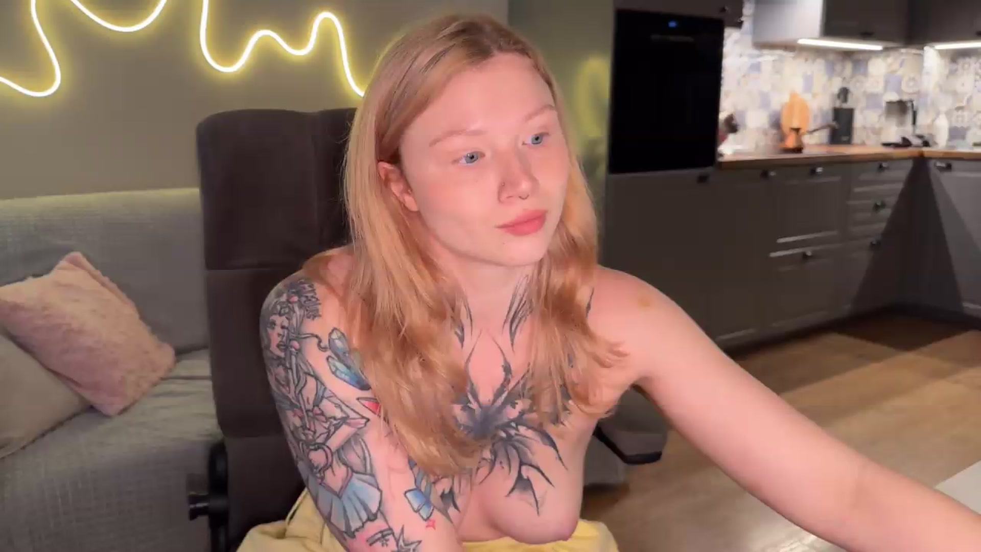 Gallery image thumbnail from euphoriadance's myfreecams stream on, 07/15/2026, 07:57 image 9 of 20