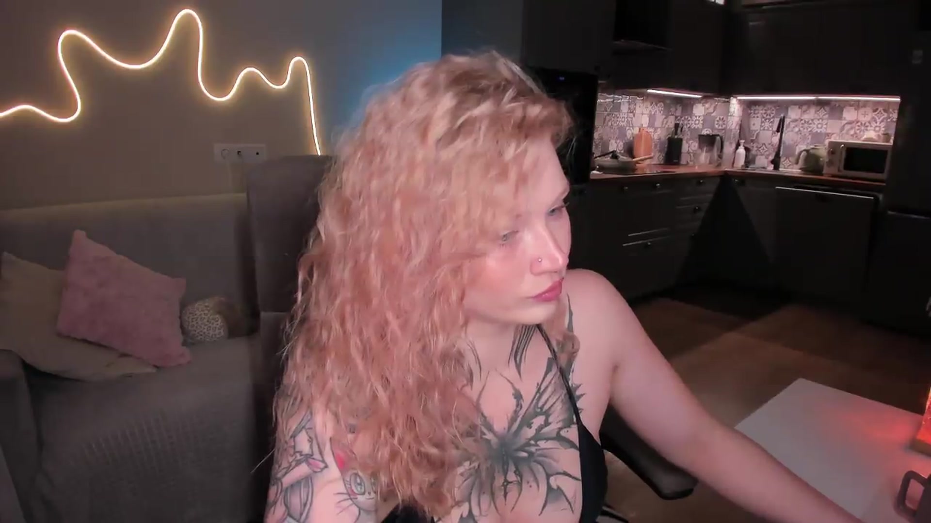 Gallery image thumbnail from euphoriadance's myfreecams stream on, 07/22/2026, 08:00 image 8 of 20