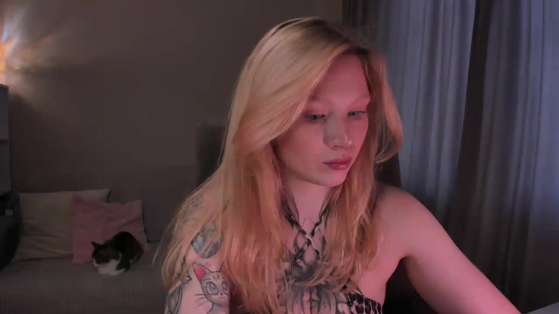 Gallery image thumbnail from euphoriadance's myfreecams stream on, 08/14/2026, 08:18 image 13 of 20