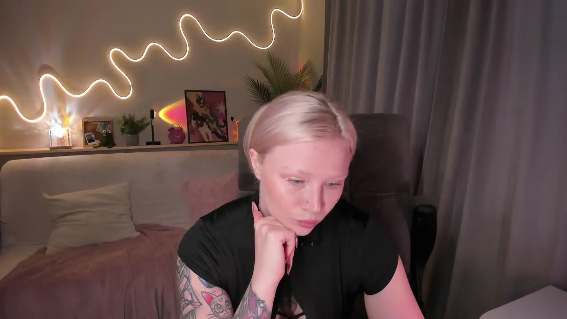 Gallery image thumbnail from euphoriadance's myfreecams stream on, 08/28/2026, 06:28 image 6 of 20