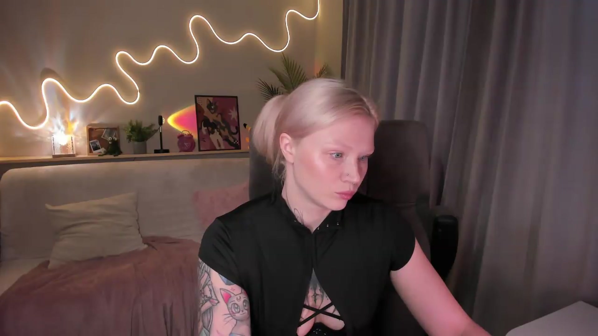 Gallery image thumbnail from euphoriadance's myfreecams stream on, 08/28/2026, 06:28 image 4 of 20