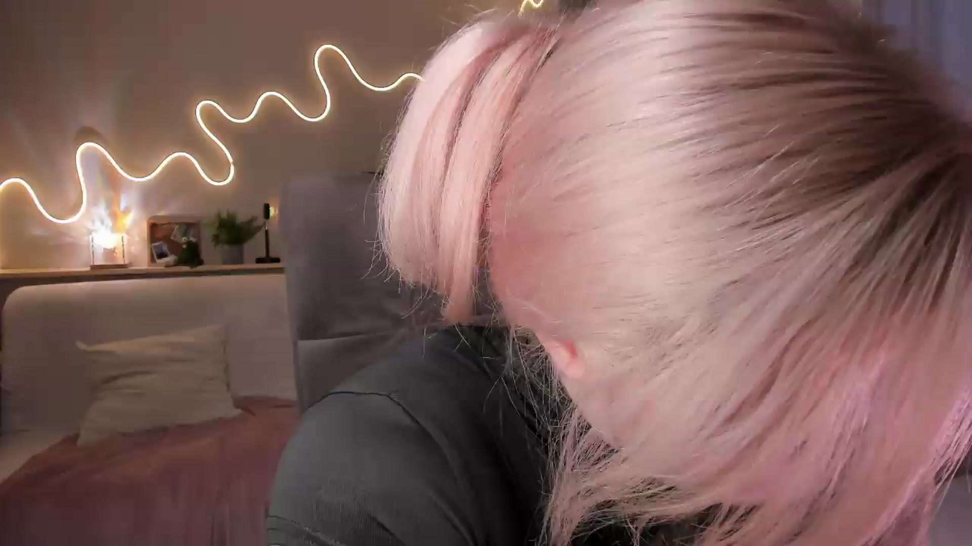 Gallery image thumbnail from euphoriadance's myfreecams stream on, 08/28/2026, 06:28 image 19 of 20