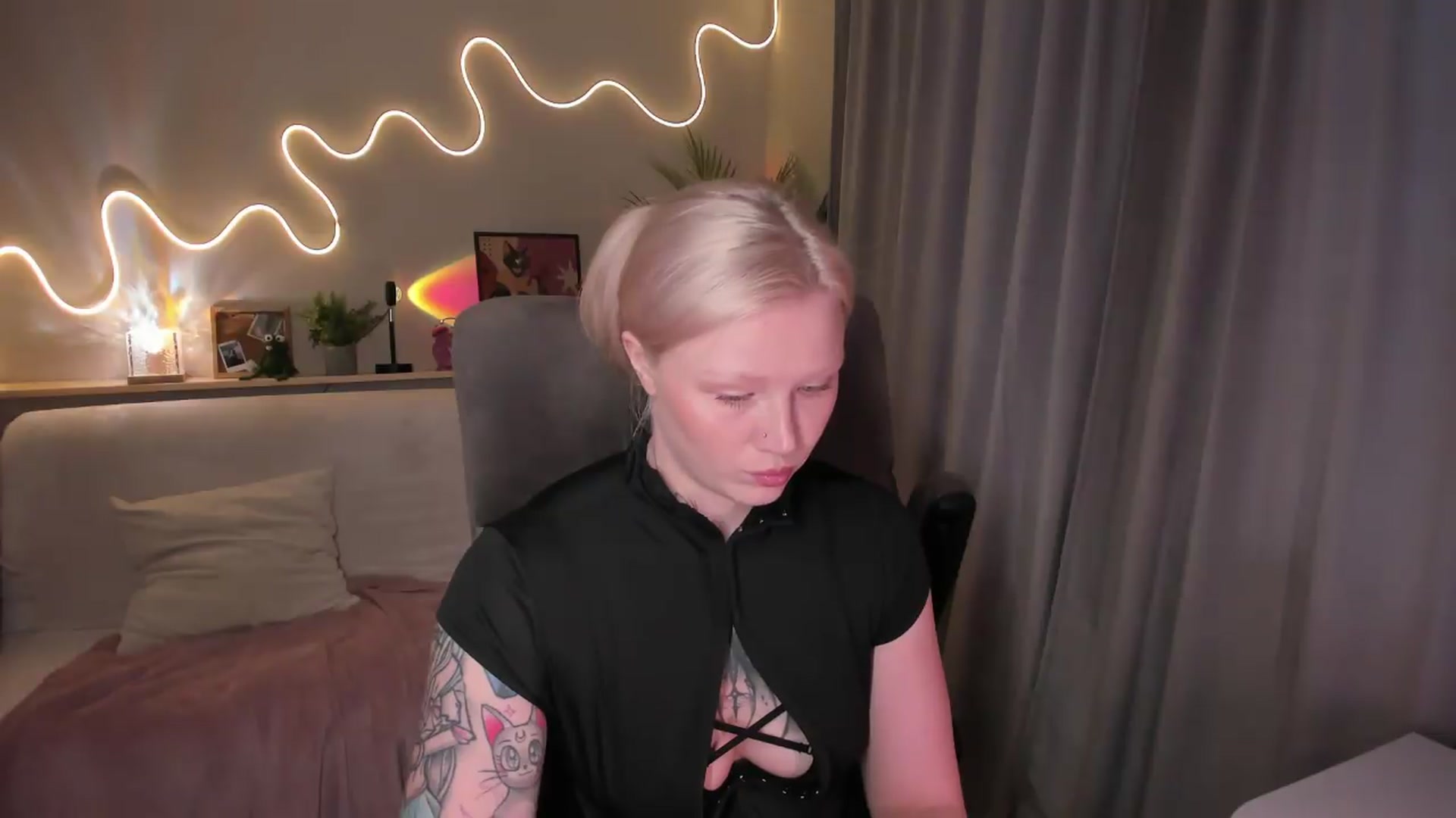 Gallery image thumbnail from euphoriadance's myfreecams stream on, 08/28/2026, 06:28 image 3 of 20