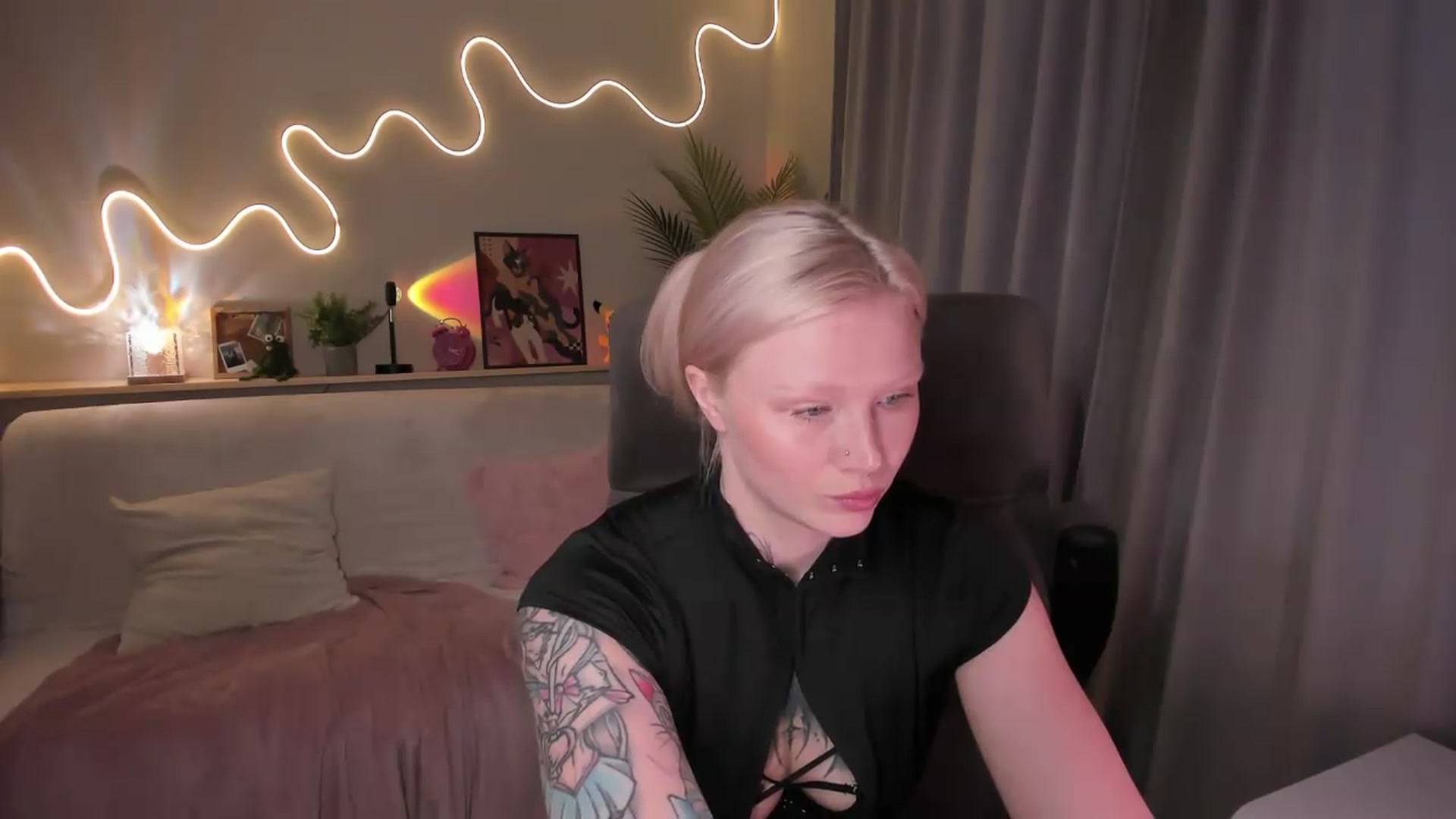 Gallery image thumbnail from euphoriadance's myfreecams stream on, 08/28/2026, 06:28 image 5 of 20