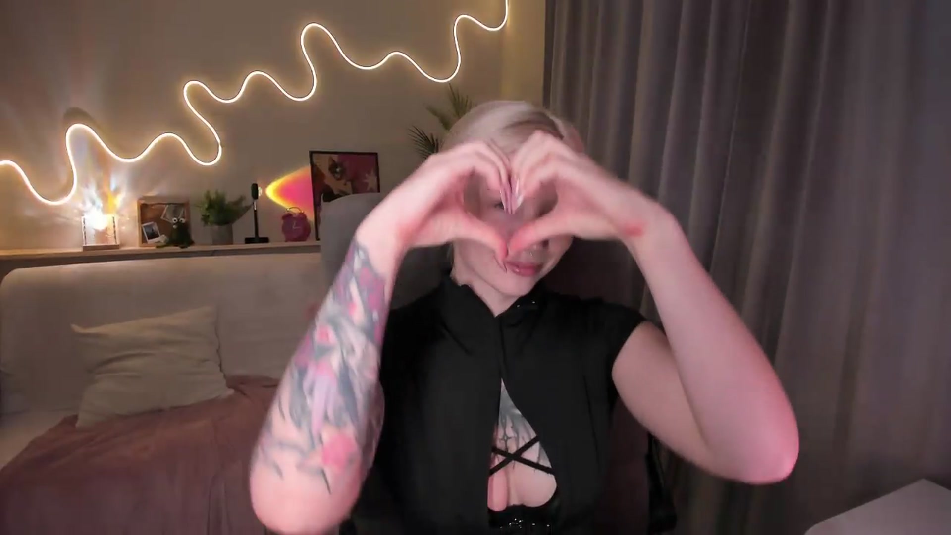 Gallery image thumbnail from euphoriadance's myfreecams stream on, 08/28/2026, 06:28 image 11 of 20