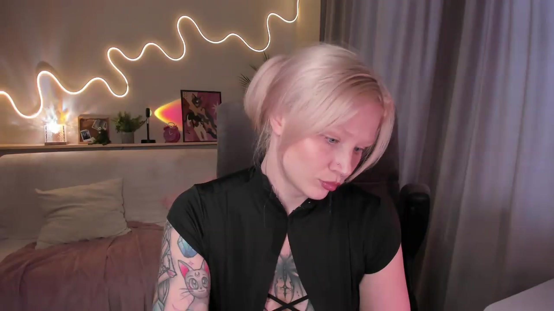 Gallery image thumbnail from euphoriadance's myfreecams stream on, 08/28/2026, 08:06 image 5 of 20