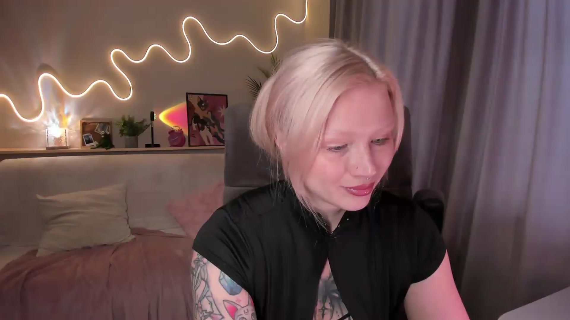 Gallery image thumbnail from euphoriadance's myfreecams stream on, 08/28/2026, 08:06 image 9 of 20