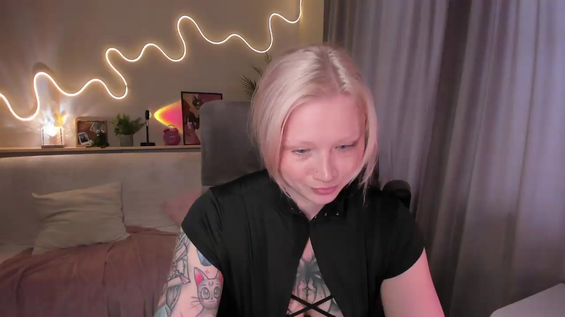 Gallery image thumbnail from euphoriadance's myfreecams stream on, 08/28/2026, 08:06 image 1 of 20