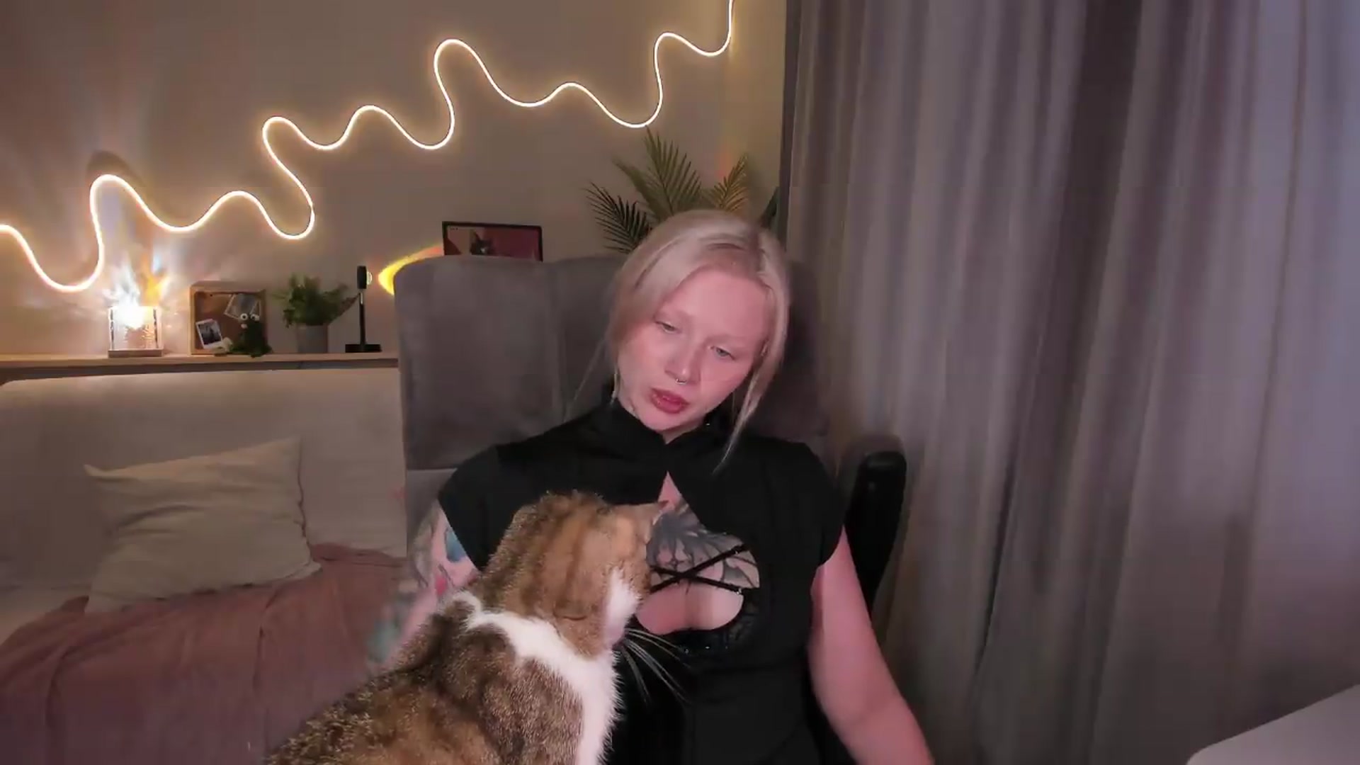 Gallery image thumbnail from euphoriadance's myfreecams stream on, 08/28/2026, 08:06 image 13 of 20