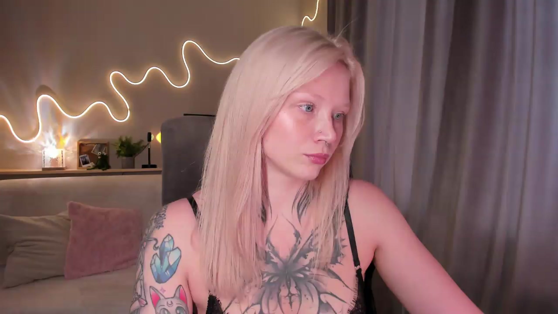 Gallery image thumbnail from euphoriadance's myfreecams stream on, 08/30/2026, 07:44 image 7 of 20