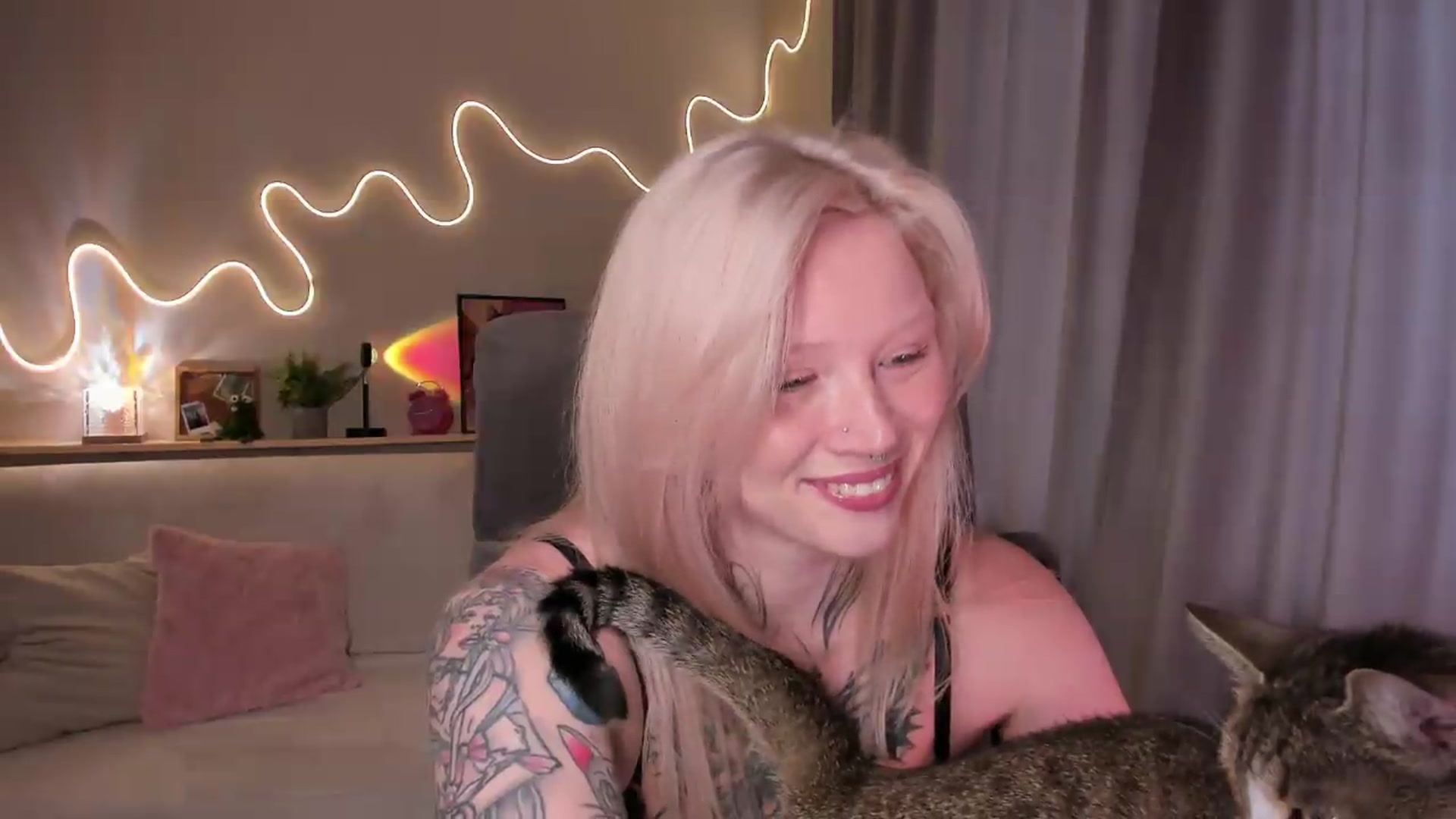 Gallery image thumbnail from euphoriadance's myfreecams stream on, 08/30/2026, 07:44 image 11 of 20