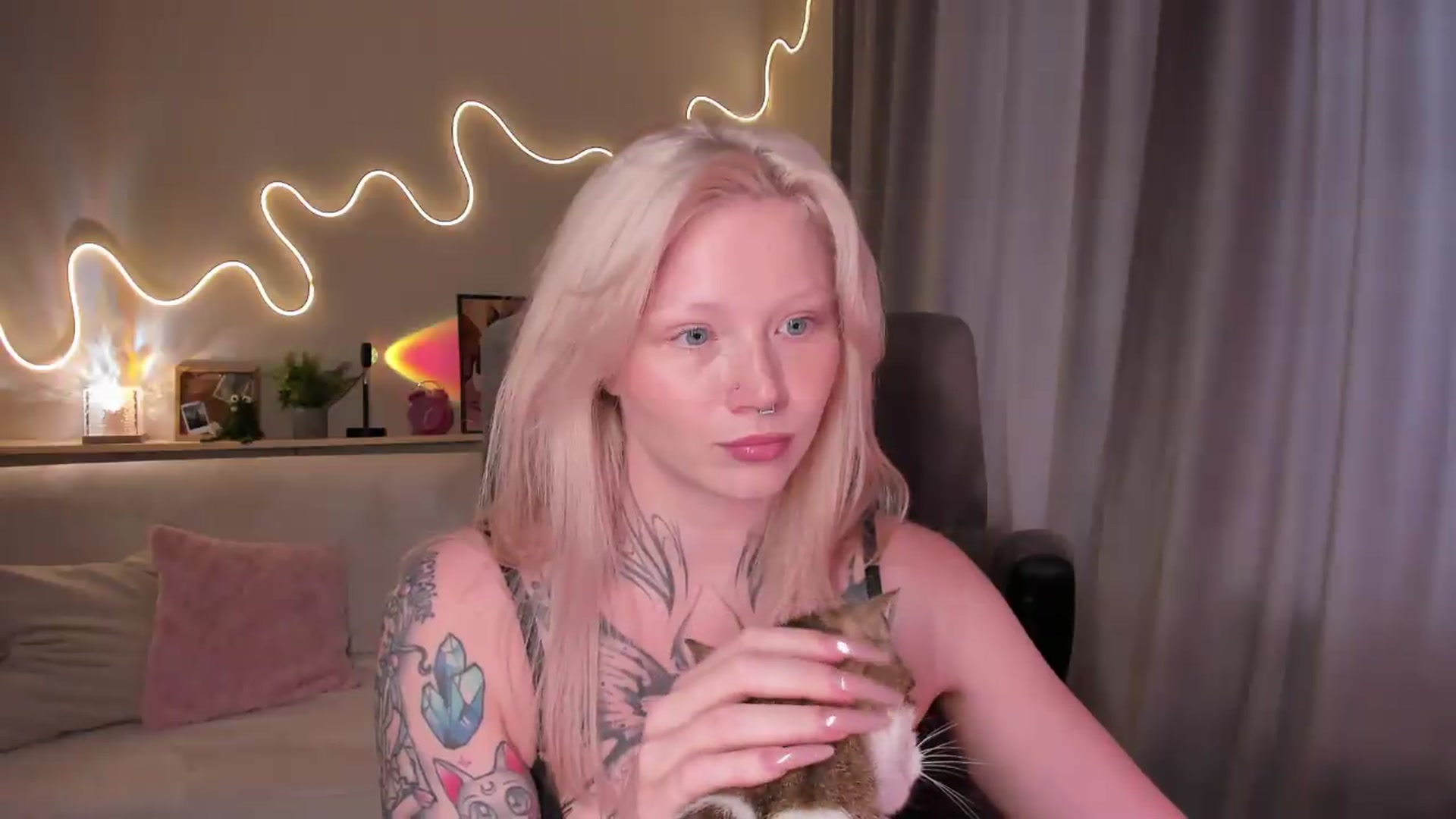 Gallery image thumbnail from euphoriadance's myfreecams stream on, 08/30/2026, 07:44 image 16 of 20