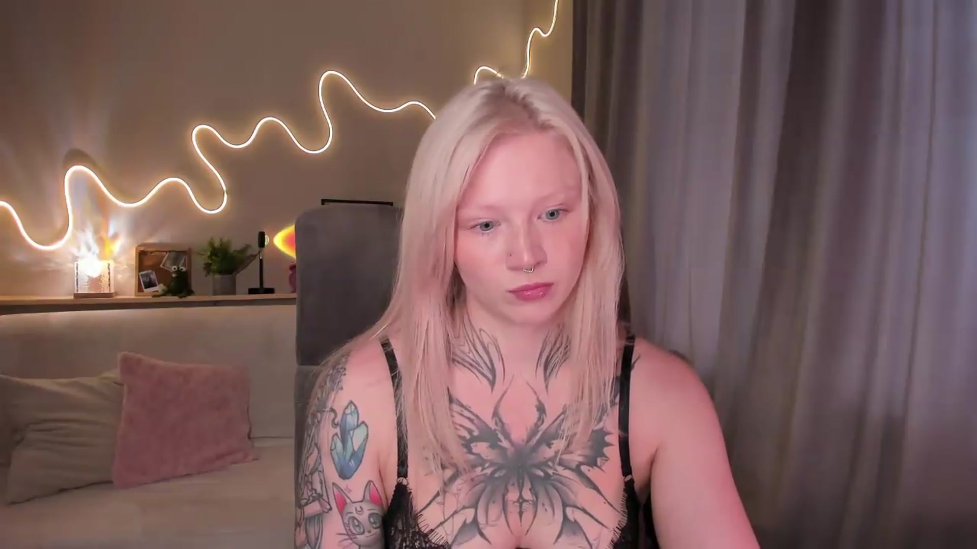 Gallery image thumbnail from euphoriadance's myfreecams stream on, 08/30/2026, 07:44 image 8 of 20