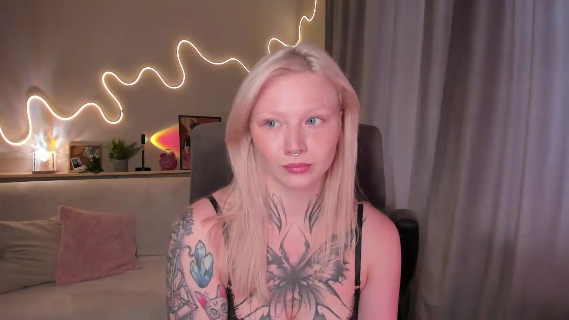 Gallery image thumbnail from euphoriadance's myfreecams stream on, 08/30/2026, 07:44 image 13 of 20
